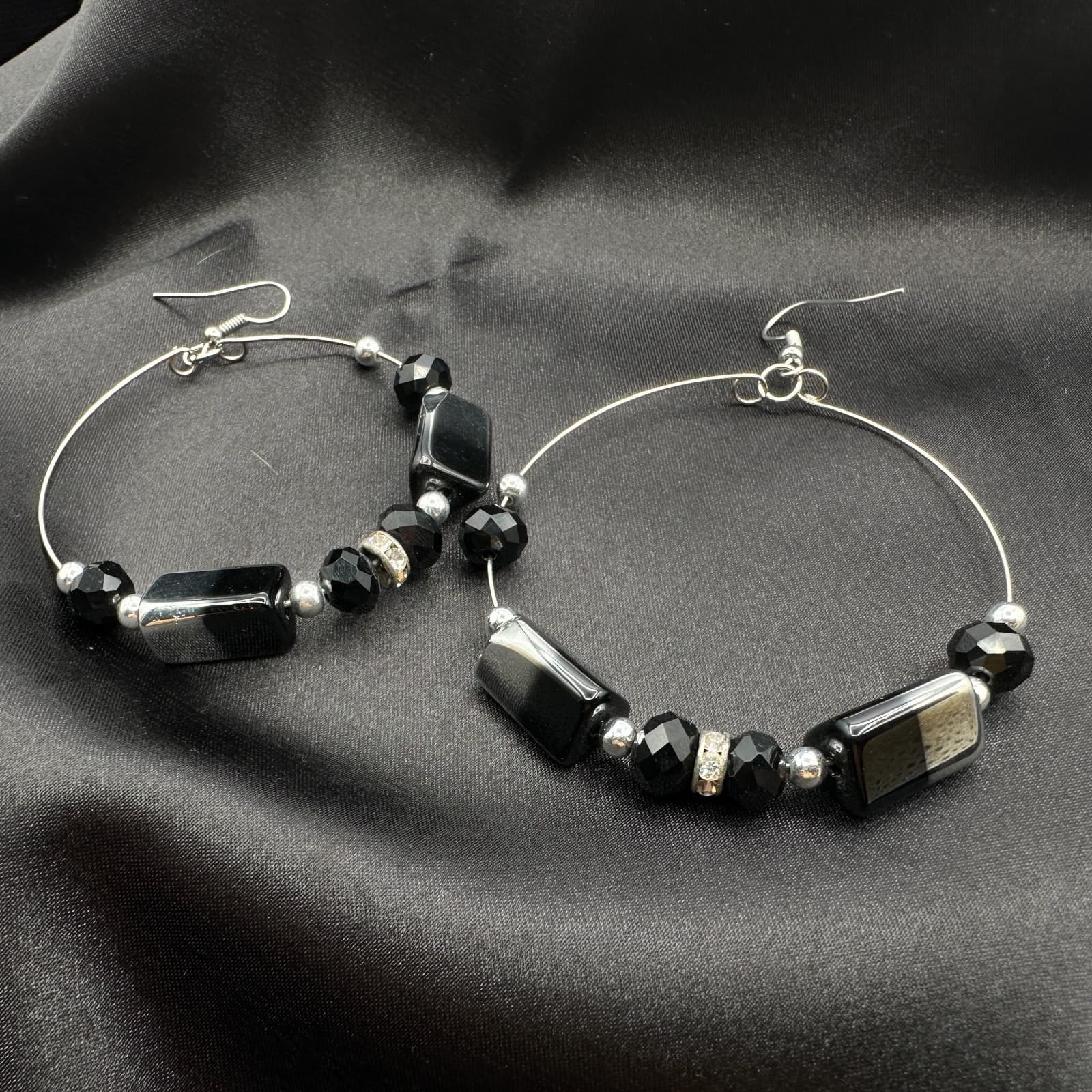 Vintage 80s Silver Tone Large Hoop Earrings Black Agate Glass Beaded Jewelry - Thumbnail 8