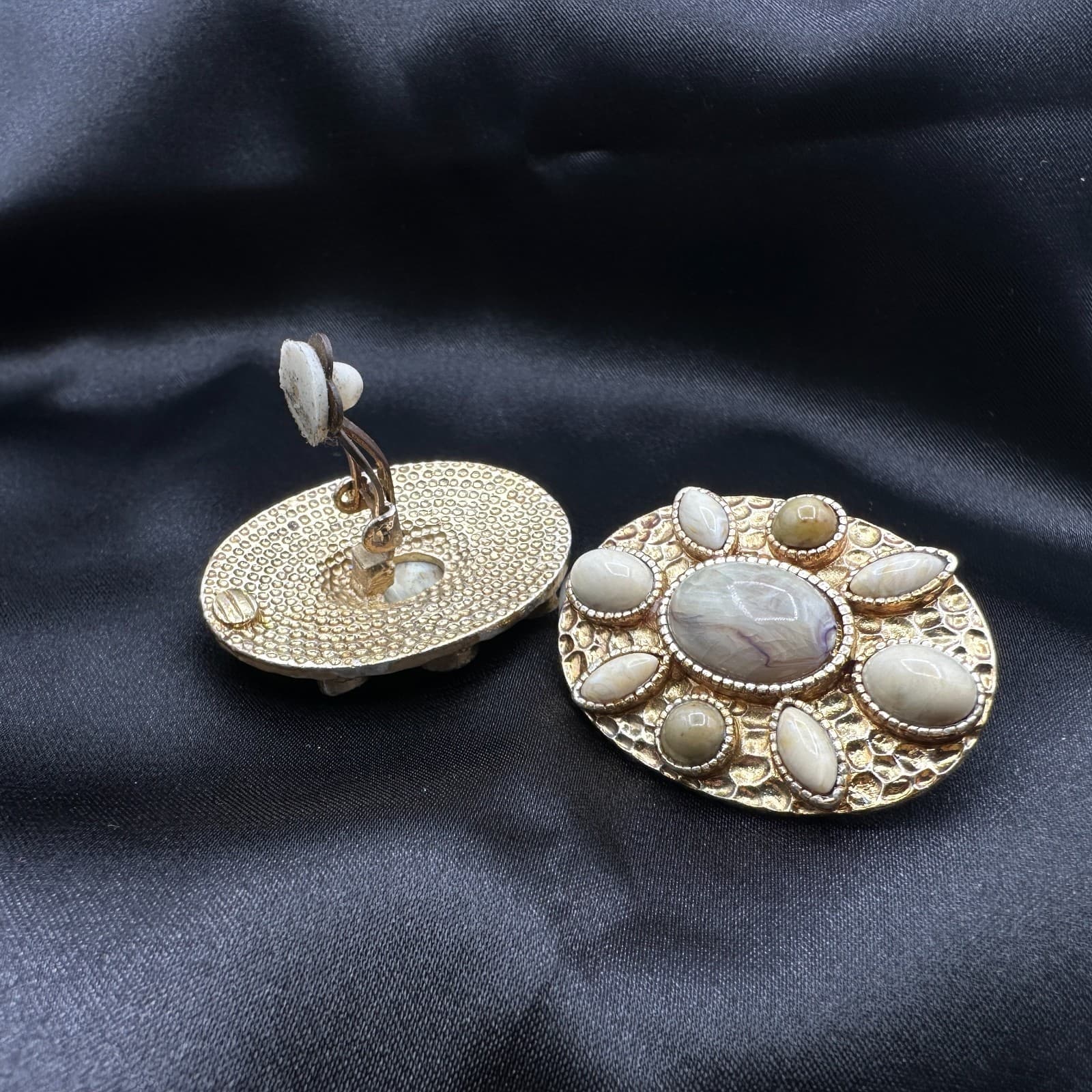 Vintage 80s Gold Tone Oval Earrings Cream Brown Marbled Glass Agate Jewelry - Thumbnail 8