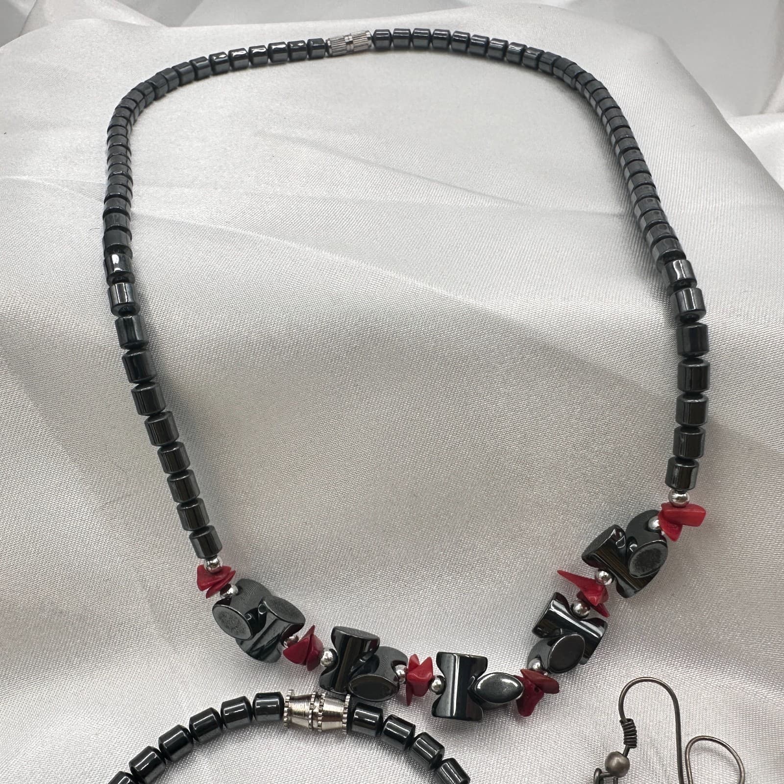 Vintage 90s Necklace Bracelet Earrings Set Hematite Red Chip Beads Boho Jewelry - Thumbnail 3