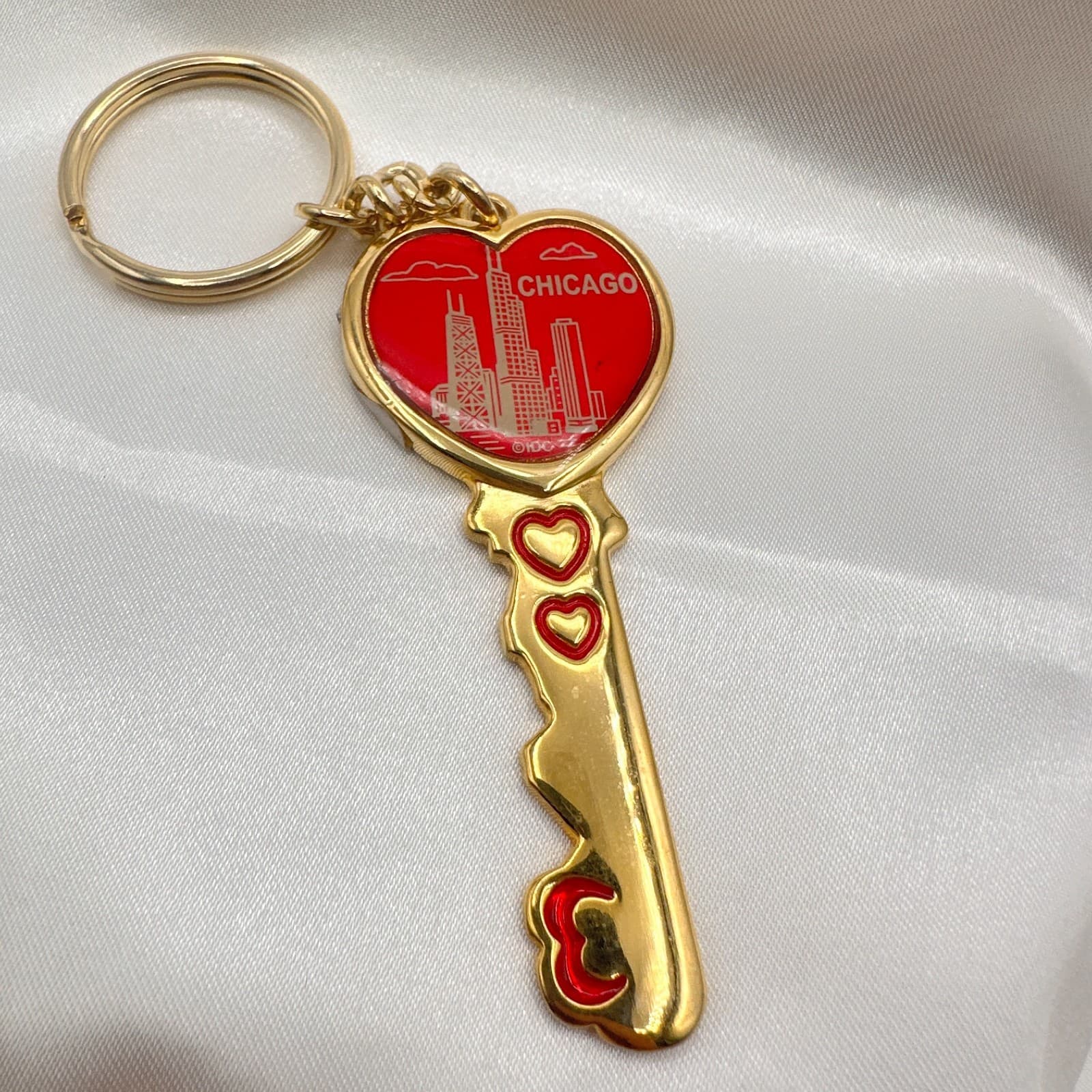 Vintage Y2K Chicago Gold Tone Red Enamel Heart Key Keychain Classic Jewelry - Thumbnail 2