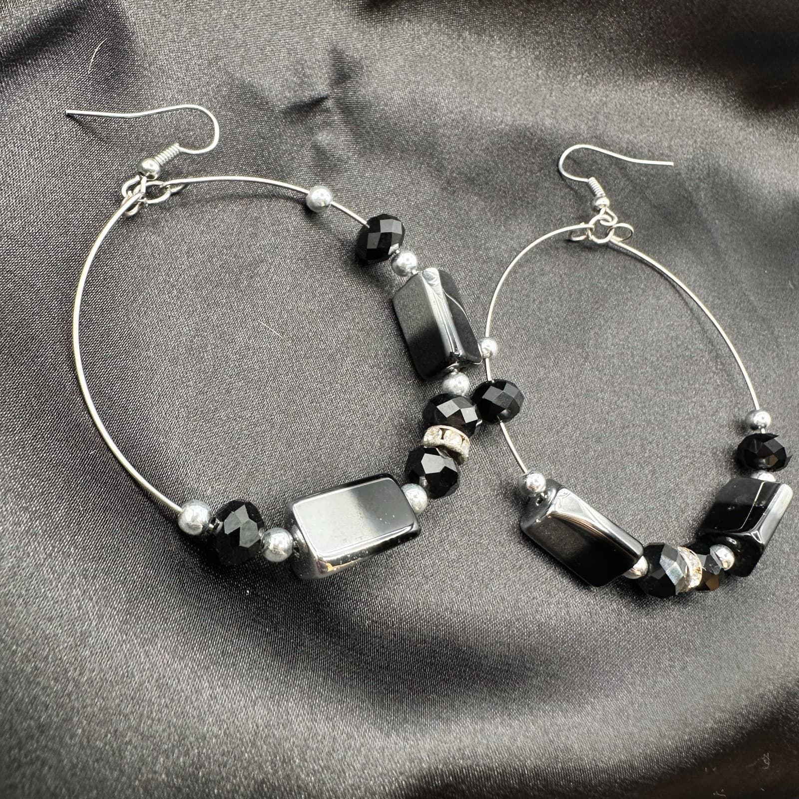 Vintage 80s Silver Tone Large Hoop Earrings Black Agate Glass Beaded Jewelry - Thumbnail 7