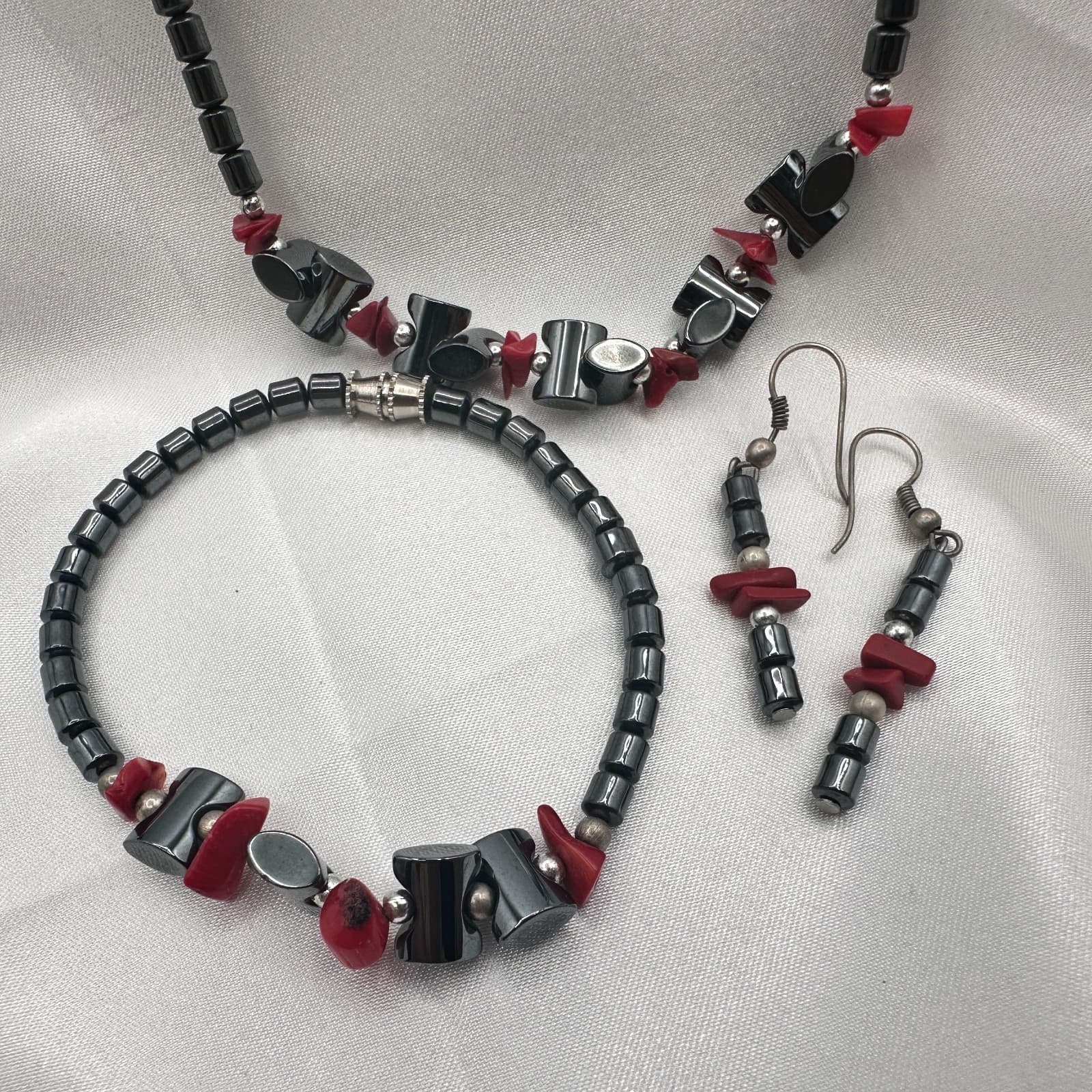 Vintage 90s Necklace Bracelet Earrings Set Hematite Red Chip Beads Boho Jewelry - Thumbnail 6