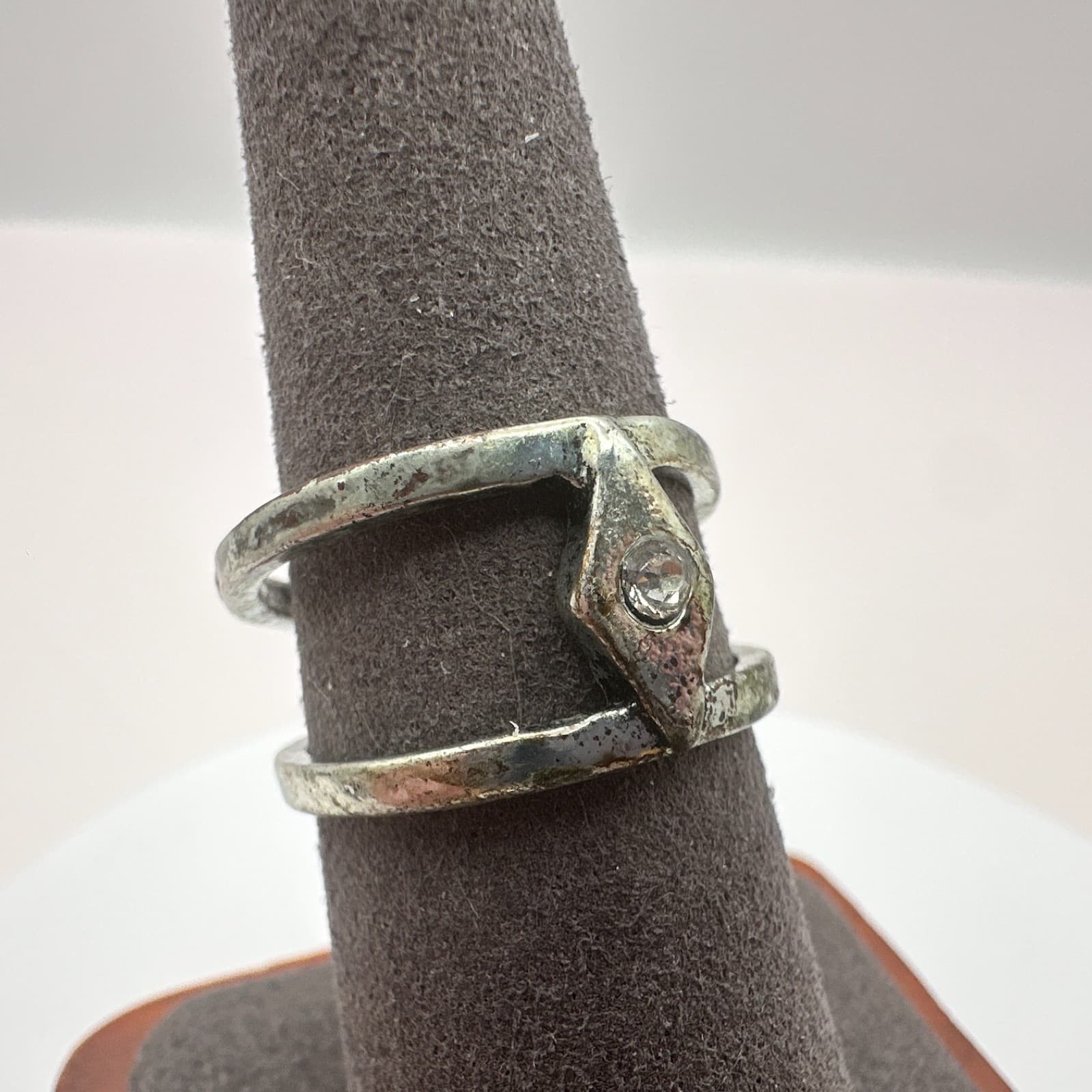 Vintage Y2K Silver Tone Diamond Shape Clear Rhinestone Ring Women's Jewelry - Thumbnail 2