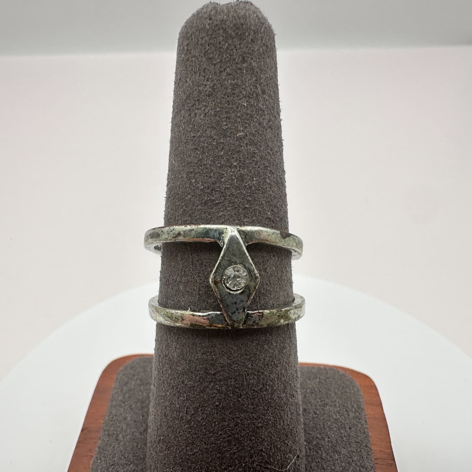 Vintage Y2K Silver Tone Diamond Shape Clear Rhinestone Ring Women's Jewelry - Image 1