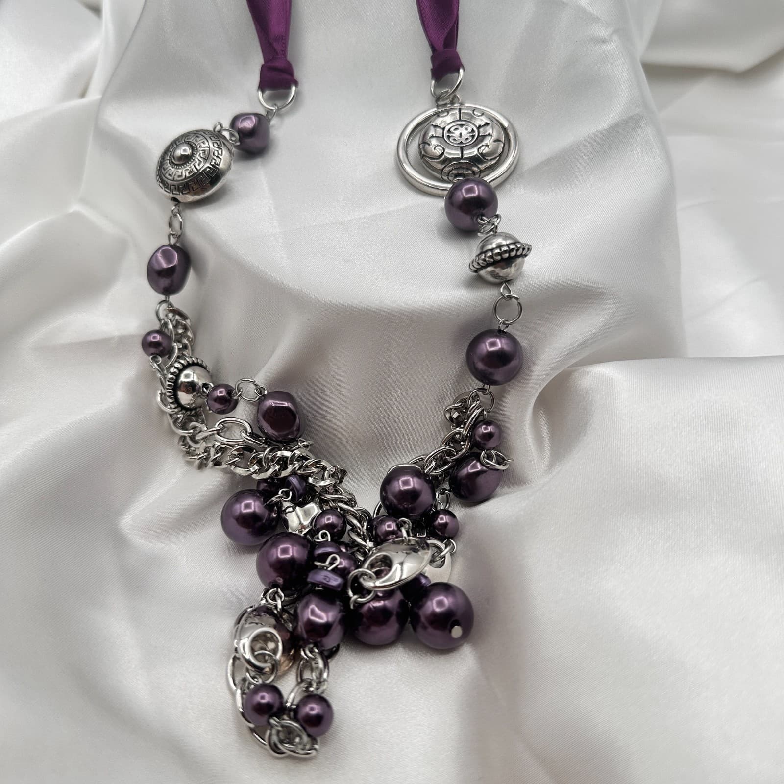 Vintage 90s Paparazzi Purple Faux Pearl Ribbon SilverTone Necklace & Earring Set - Image 1