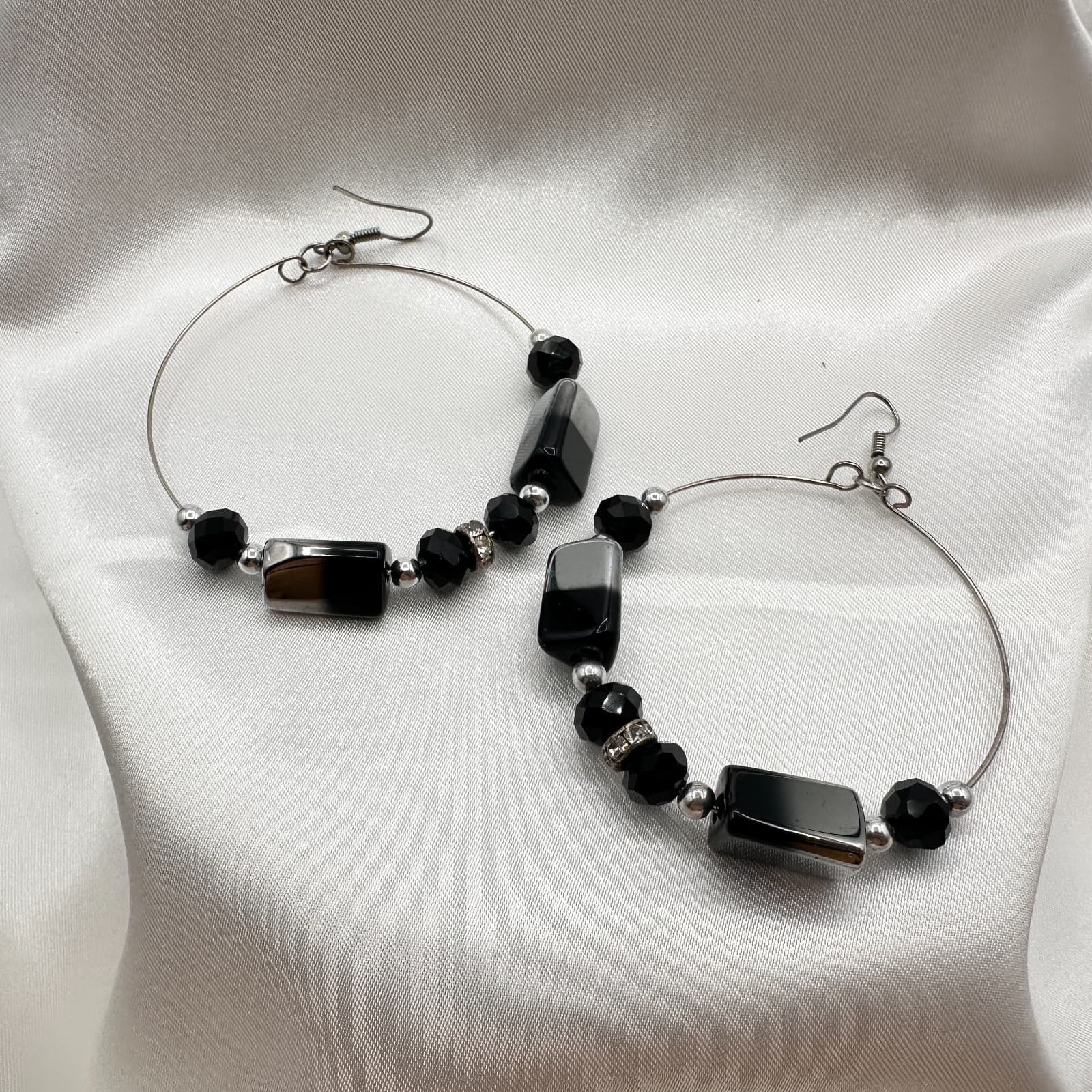 Vintage 80s Silver Tone Large Hoop Earrings Black Agate Glass Beaded Jewelry - Image 1