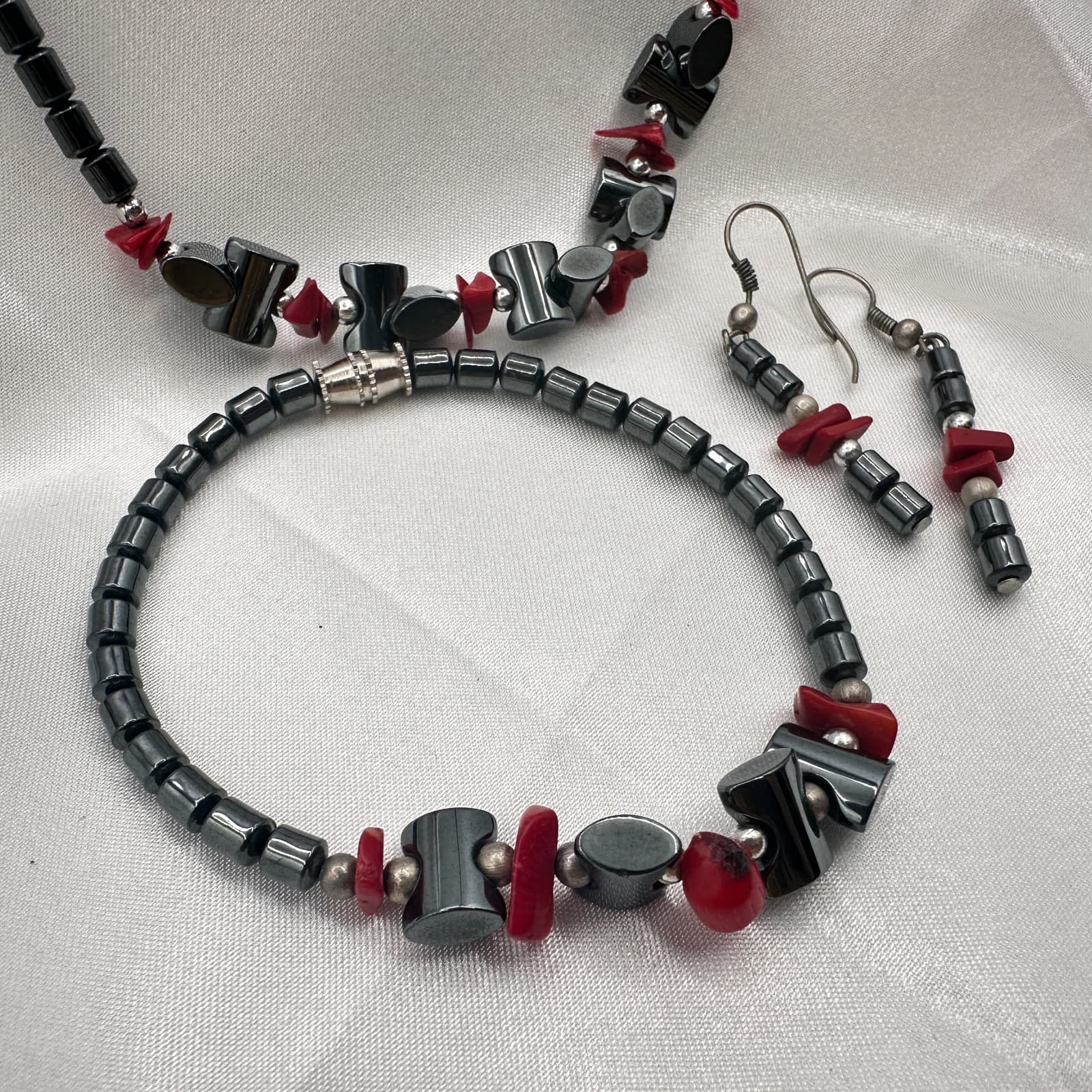Vintage 90s Necklace Bracelet Earrings Set Hematite Red Chip Beads Boho Jewelry - Thumbnail 4