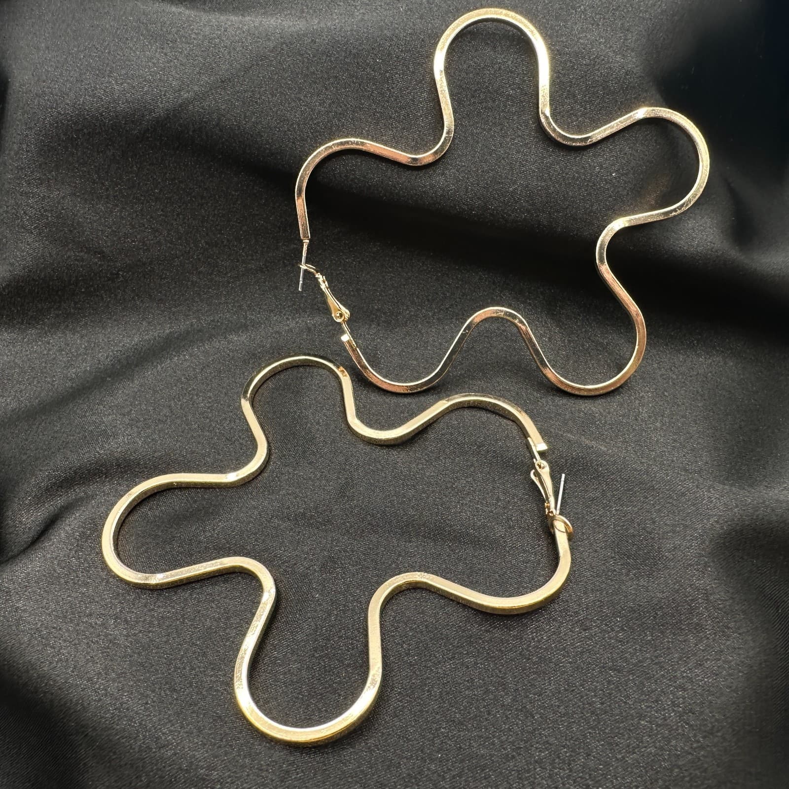 Vintage 80s Floral Wavy Gold Hoop Earrings Minimalist Groovy Statement Jewelry - Thumbnail 6