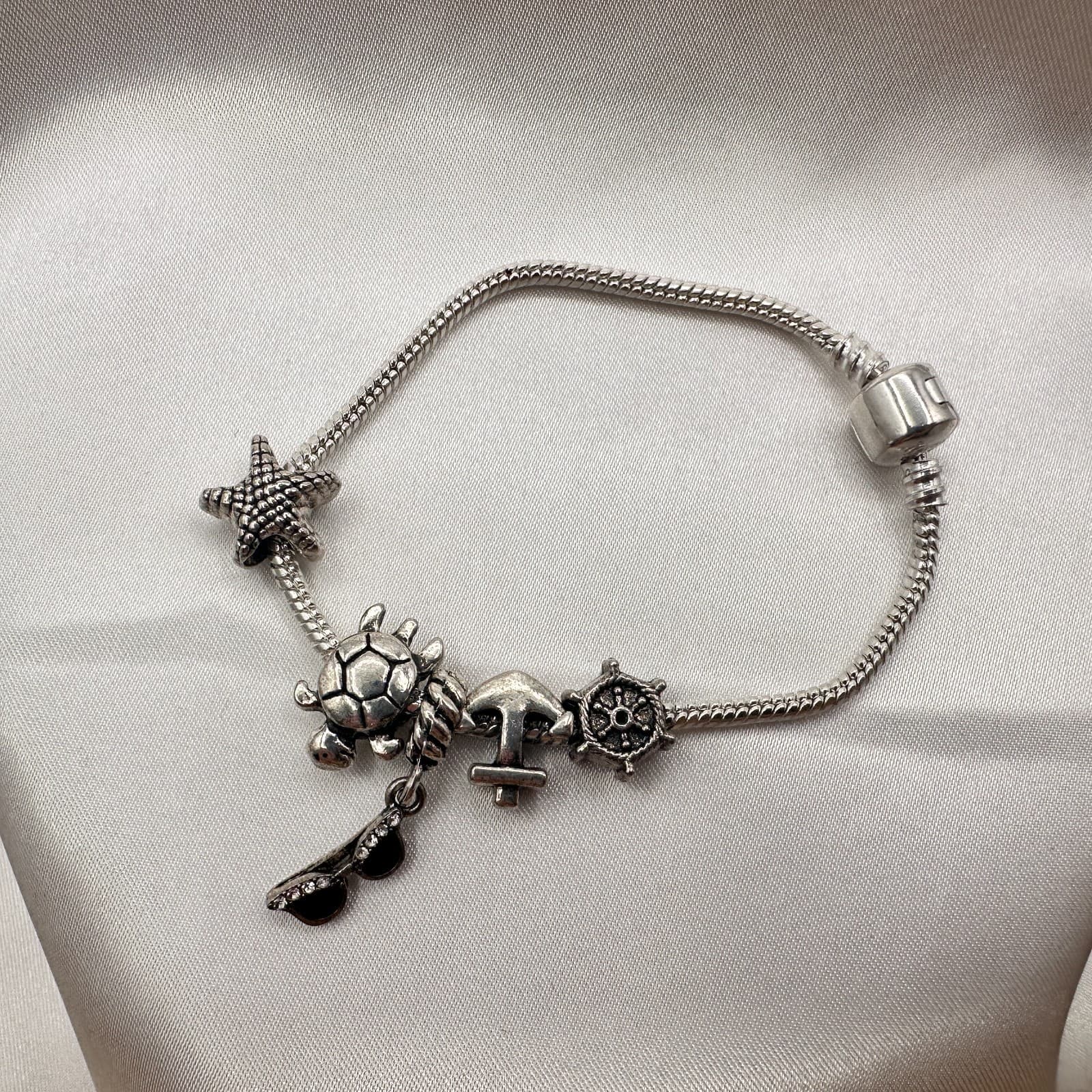 Vintage 80s Beach Charm Bracelet Silver Tone Starfish Turtle Ship Wheel Jewelry - Thumbnail 2