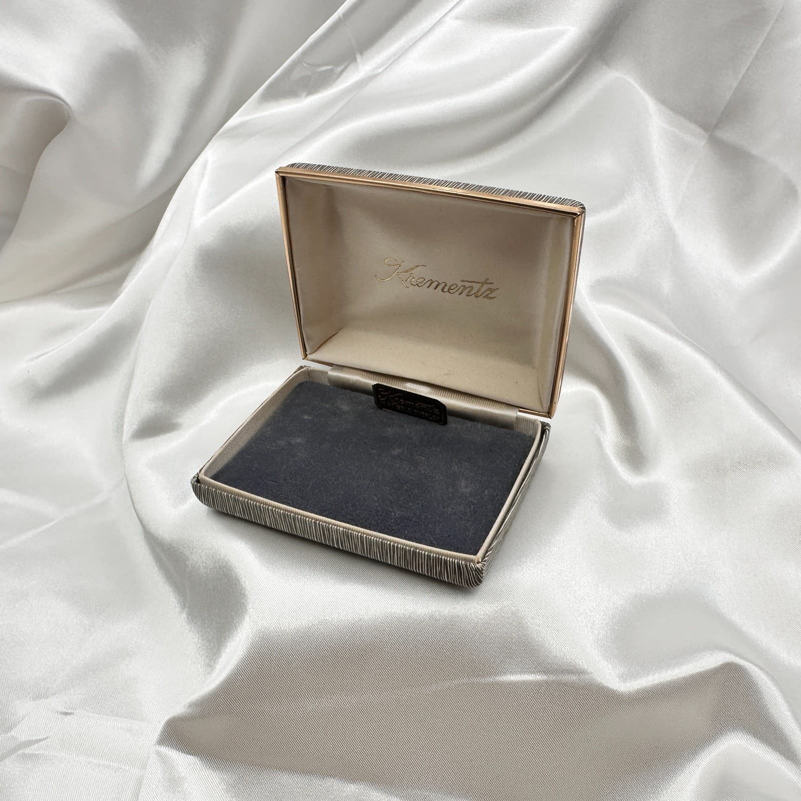 Vintage 80s Krementz Grey Textured Silk Presentation Box Gold Tone Trim Jewelry - Thumbnail 5
