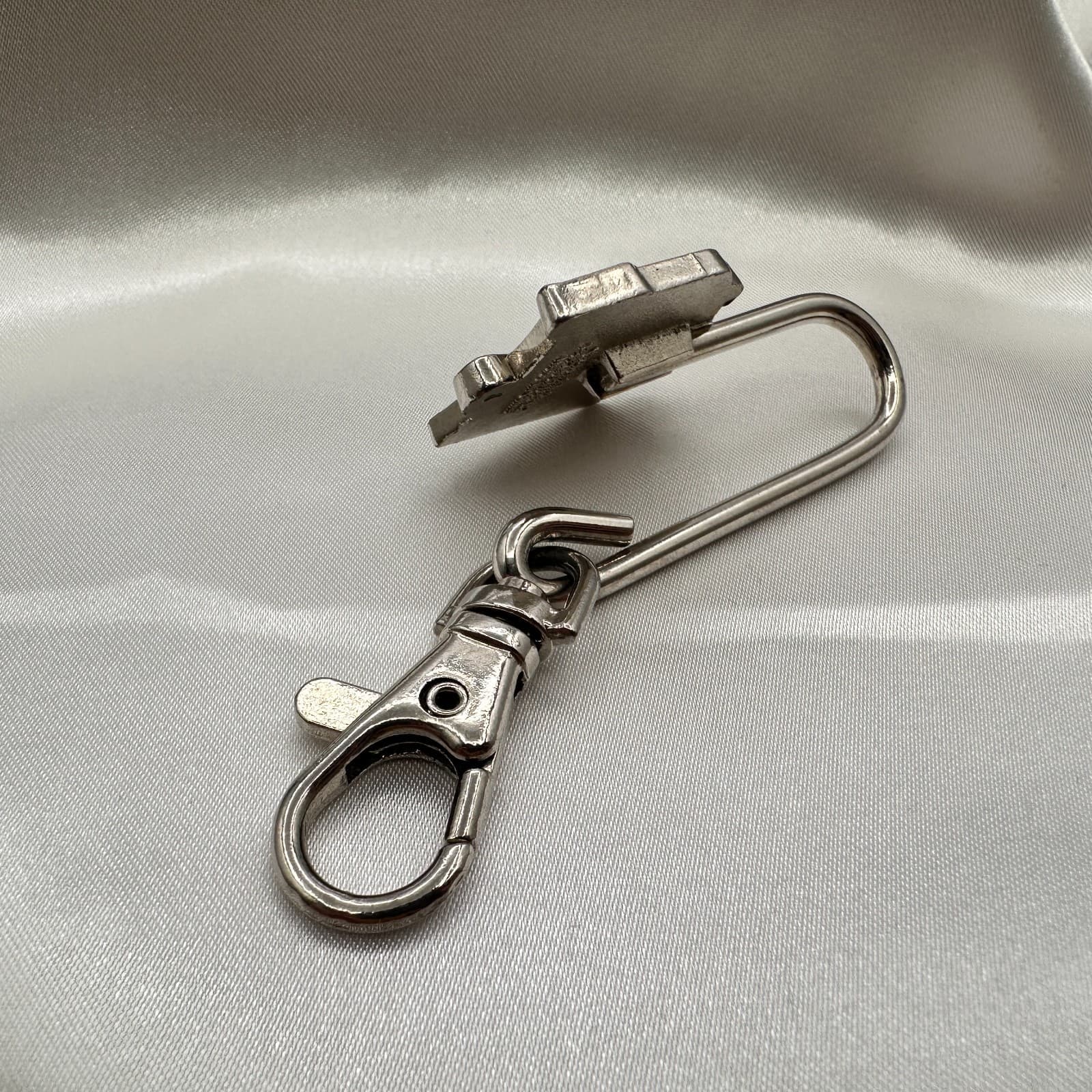 Vintage 80s Musical Note Treble Clef Black Enamel Silver Tone Key Finder Jewelry - Thumbnail 4