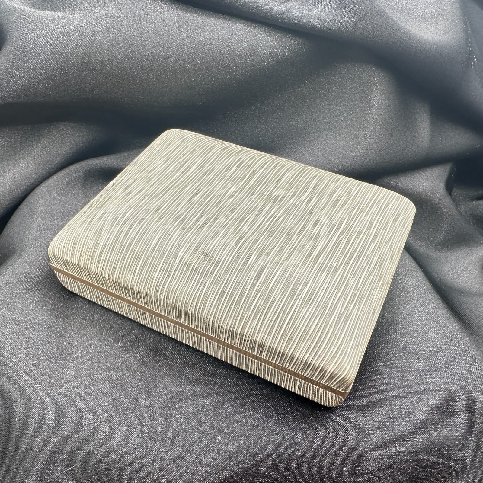 Vintage 80s Krementz Grey Textured Silk Presentation Box Gold Tone Trim Jewelry - Thumbnail 4
