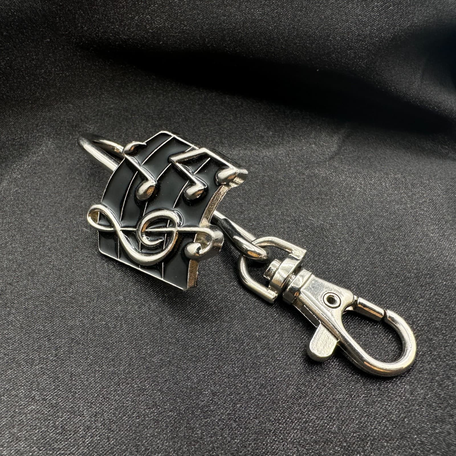 Vintage 80s Musical Note Treble Clef Black Enamel Silver Tone Key Finder Jewelry - Thumbnail 6