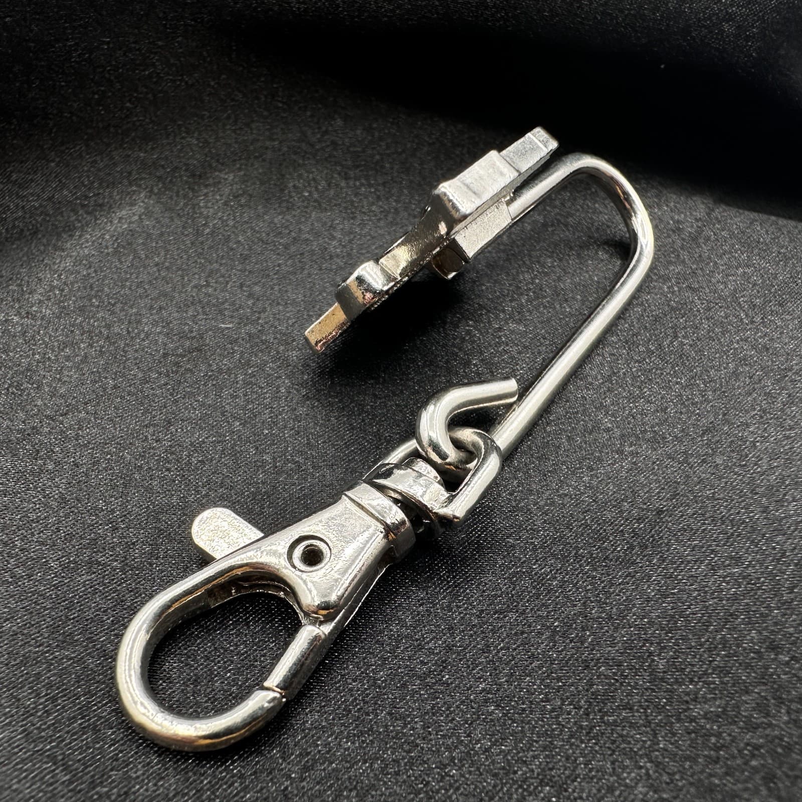 Vintage 80s Musical Note Treble Clef Black Enamel Silver Tone Key Finder Jewelry - Thumbnail 7