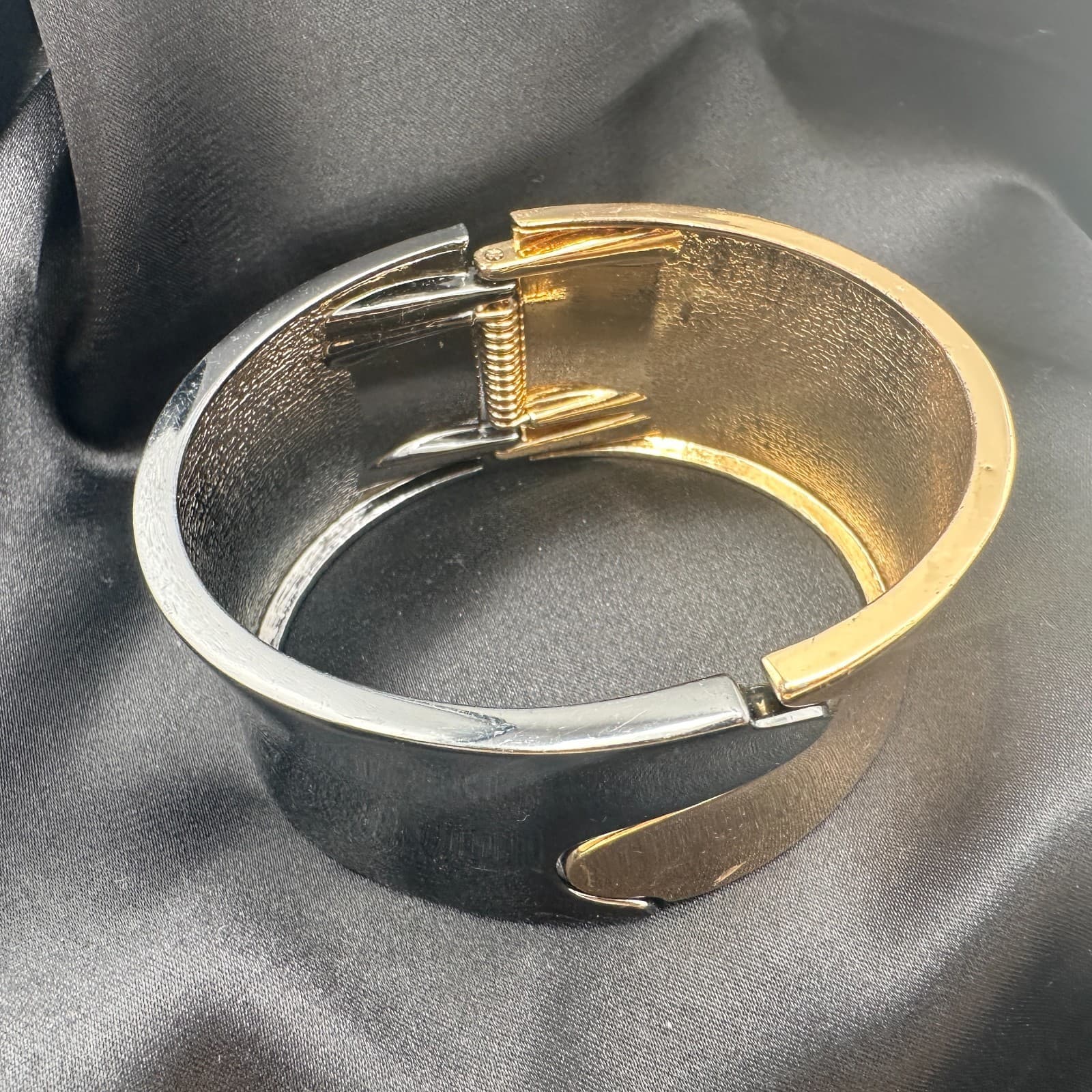 Vintage 90s Two Tone Cuff Bracelet Modernist Classic Fashion Women's Jewelry - Thumbnail 8