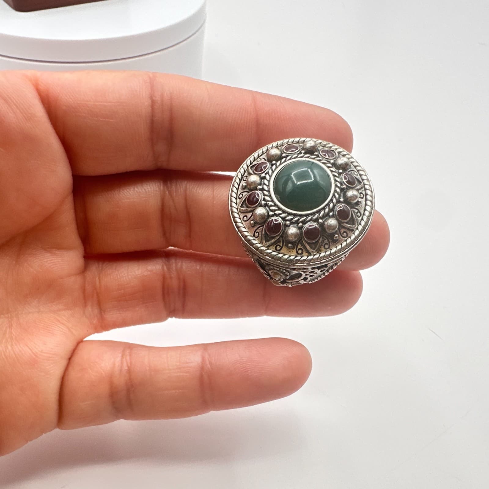 Vintage Y2K Lucky You Silver Tone Engraved Glass Stone Ring Statement Jewelry - Thumbnail 6