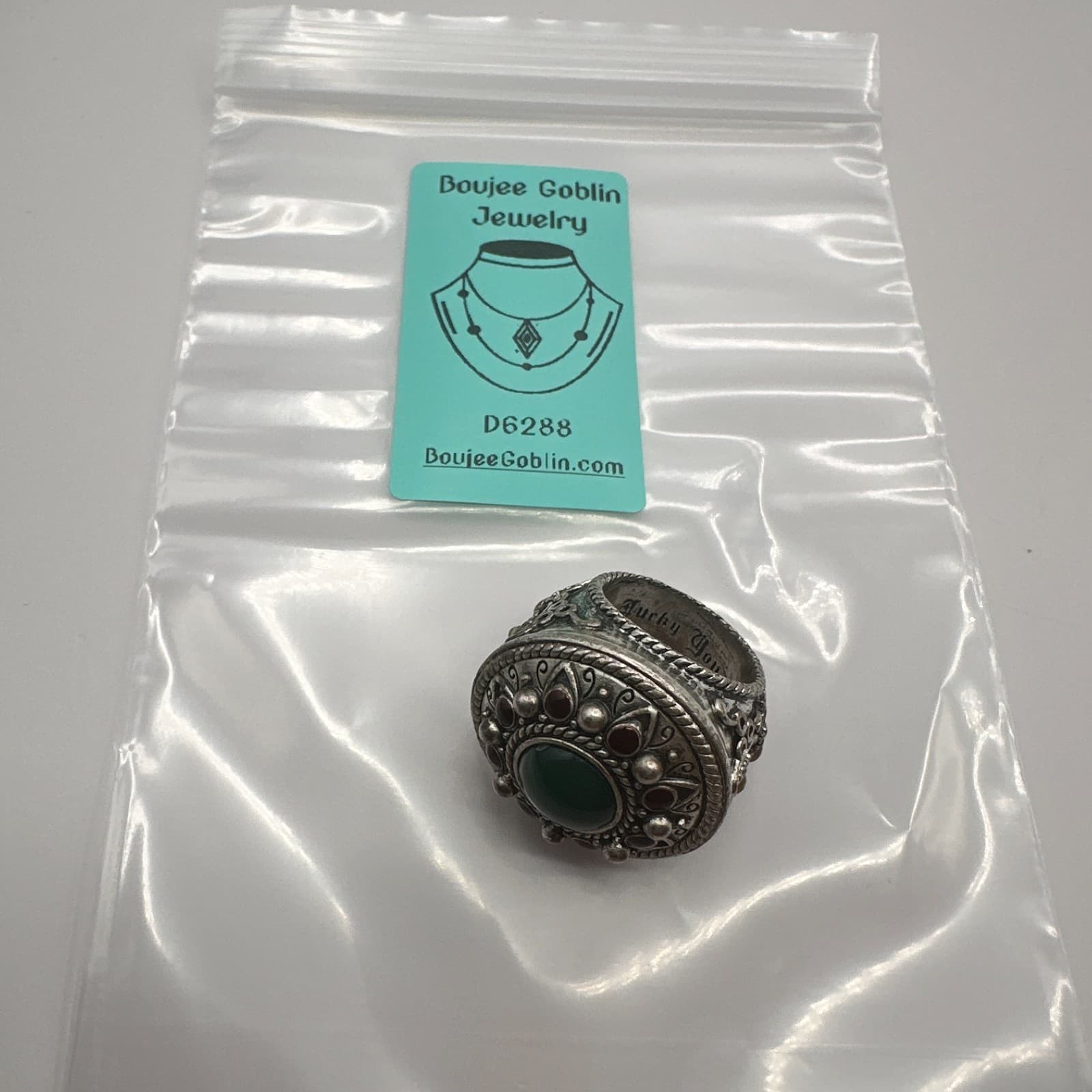 Vintage Y2K Lucky You Silver Tone Engraved Glass Stone Ring Statement Jewelry - Thumbnail 8