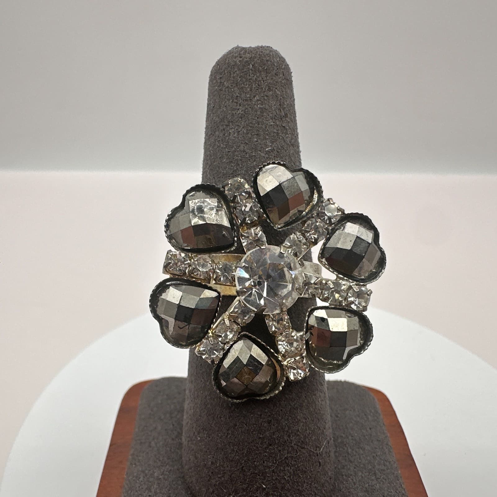 Vintage Y2K Silver Tone Clear Rhinestone Heart Floral Ring Statement Jewelry - Image 1