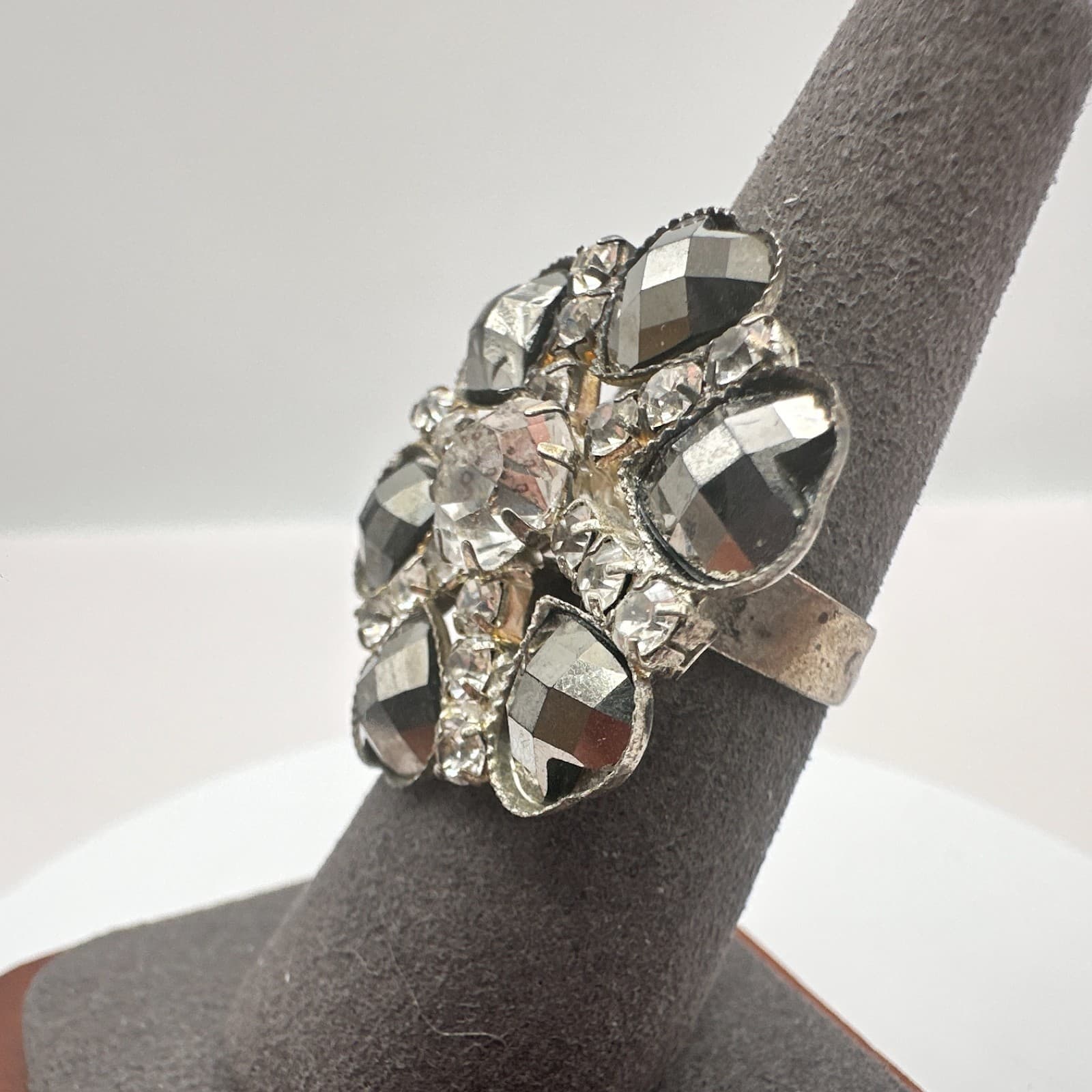 Vintage Y2K Silver Tone Clear Rhinestone Heart Floral Ring Statement Jewelry - Thumbnail 4