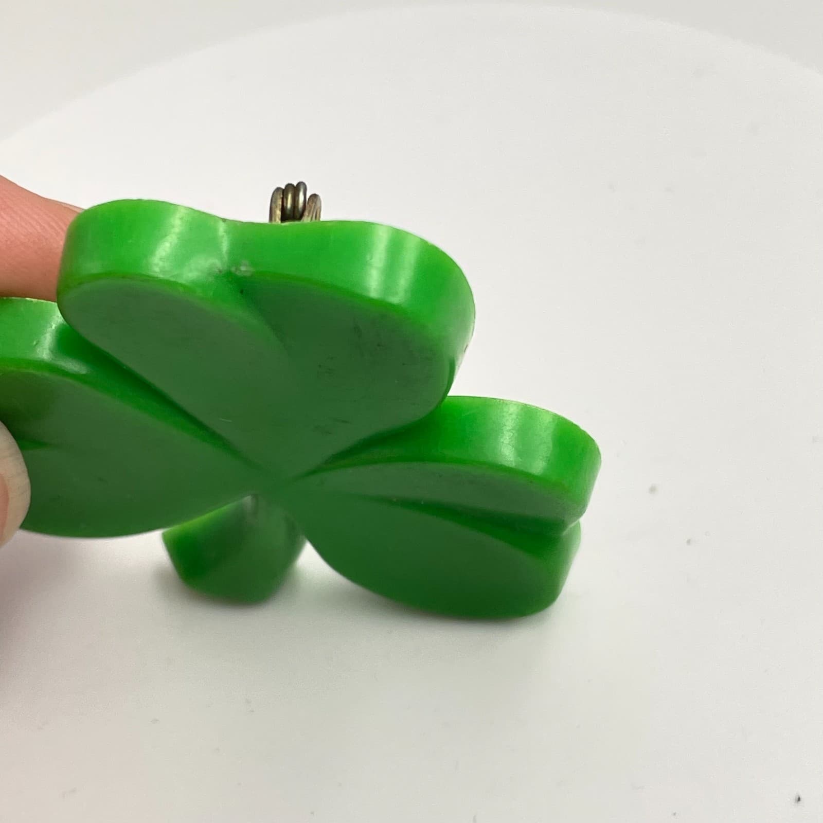 Vintage 80s Green Shamrock Brooch Pin Lucky Clover St. Patrick's Day Jewelry - Thumbnail 3