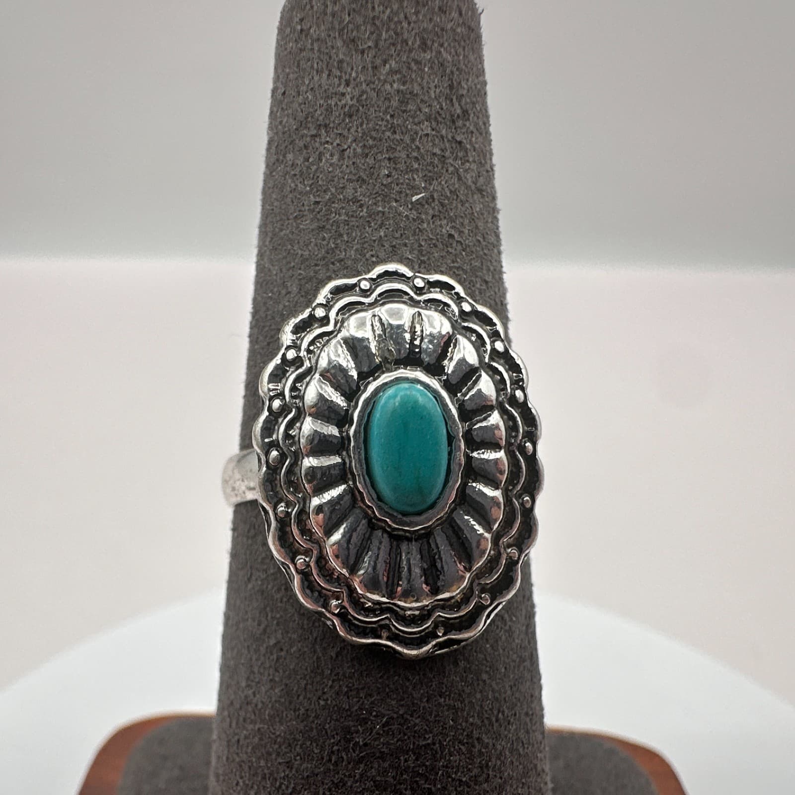 Vintage Y2K Silver Tone Oval Turquoise Ring Statement Women's Classic Jewelry - Image 1