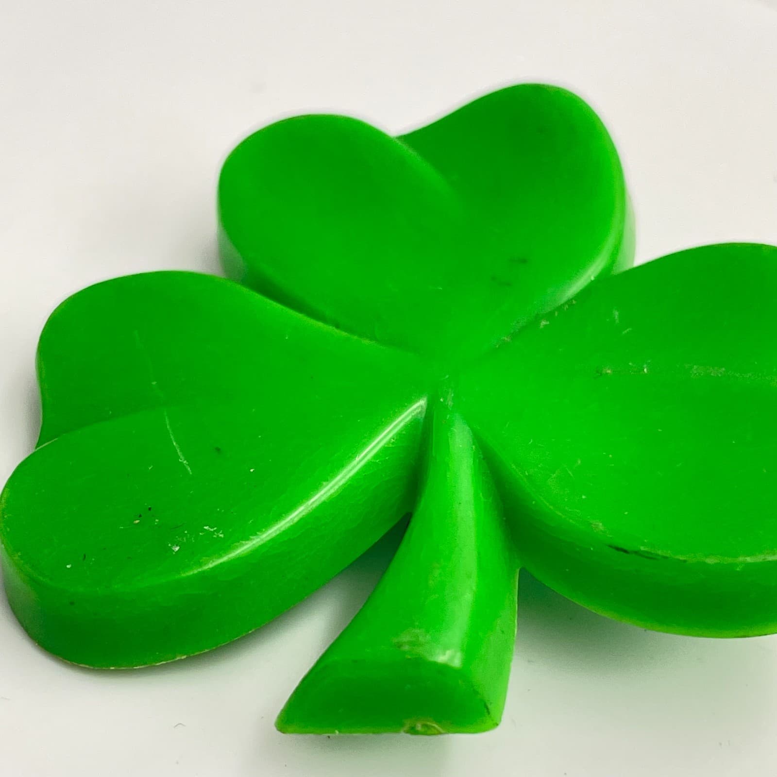 Vintage 80s Green Shamrock Brooch Pin Lucky Clover St. Patrick's Day Jewelry - Thumbnail 2