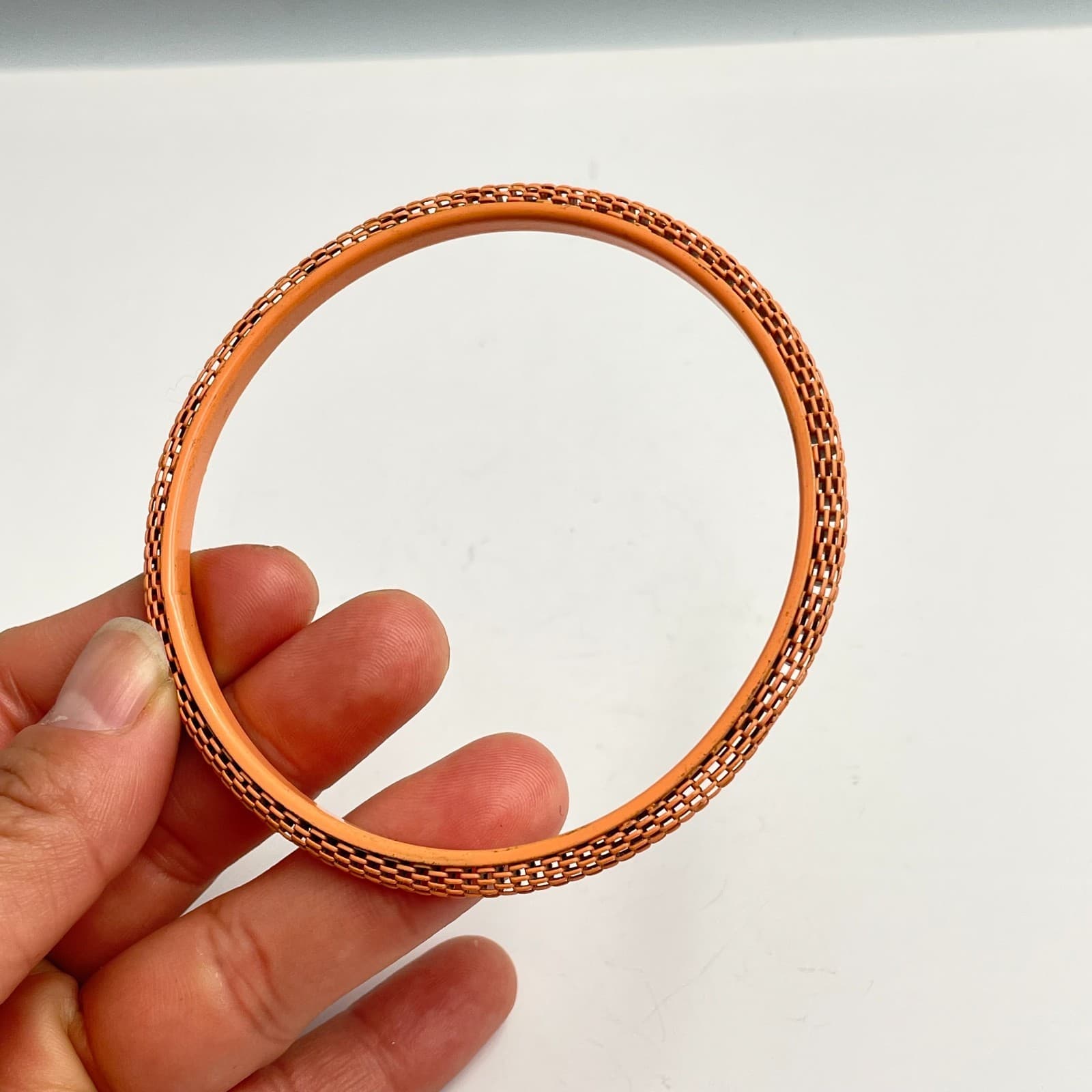 Vintage 80s Orange Enamel Mesh Bangle Bracelet Retro Mod Boho Stackable Jewelry - Thumbnail 4