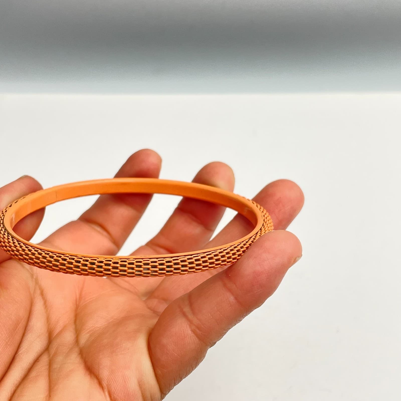 Vintage 80s Orange Enamel Mesh Bangle Bracelet Retro Mod Boho Stackable Jewelry - Thumbnail 5