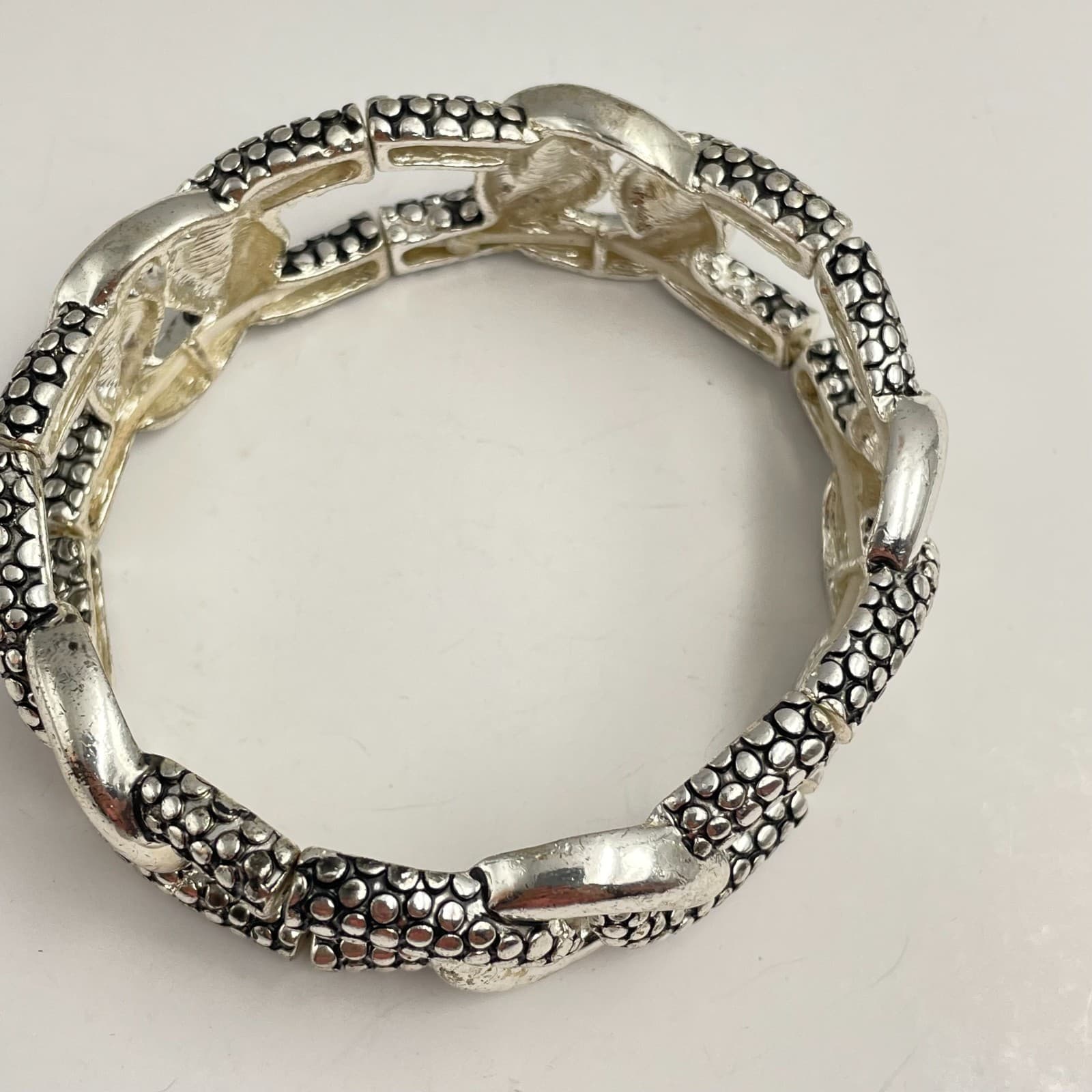 Vintage 80s Silver Tone Pebbled Textured Oval Link Bracelet Statement Jewelry - Thumbnail 2