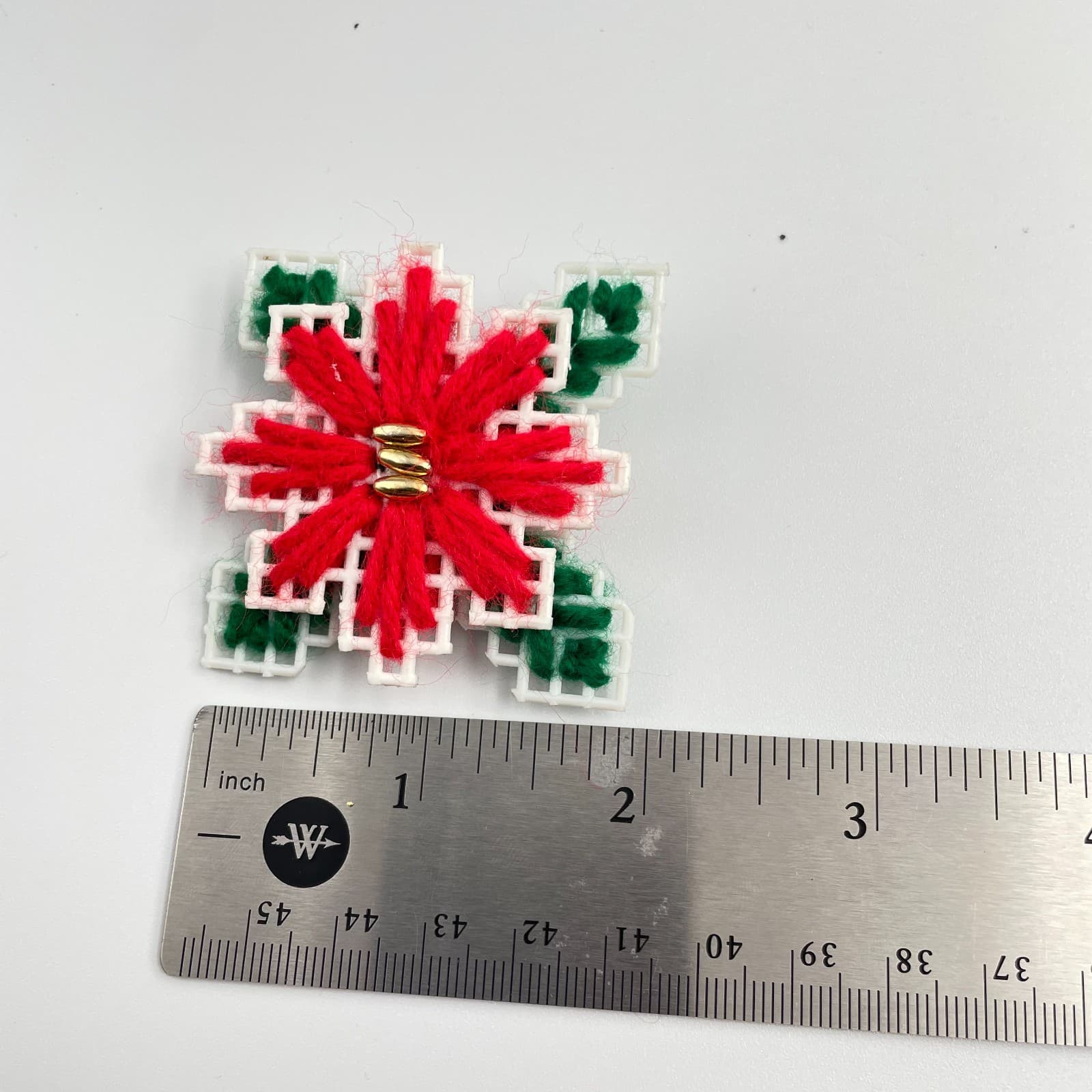 Vintage 90s Plastic Canvas Yarn Christmas Poinsettia Brooch Pin Women's Jewelry - Thumbnail 6