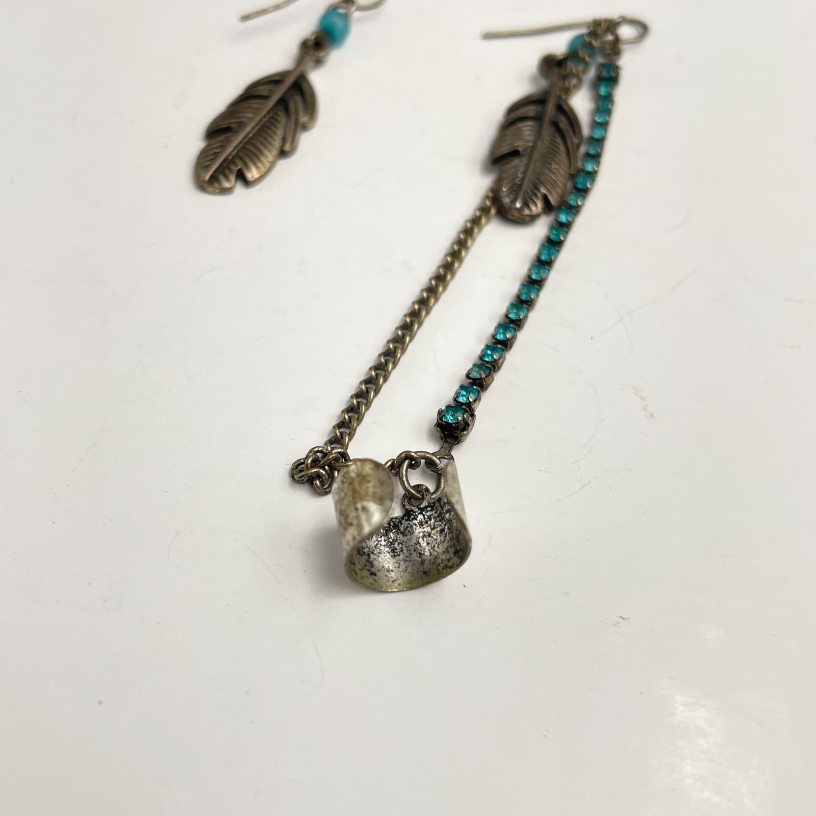 Vintage 90s Feather Mismatched Earrings Teal Glass Rhinestone Ear Cuff Boho - Thumbnail 2