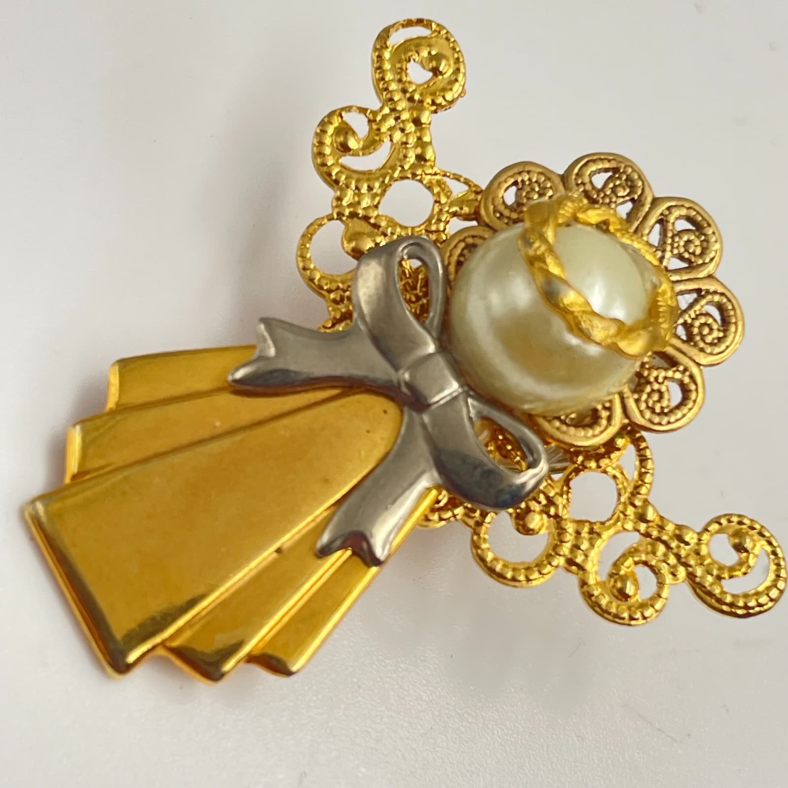 Vintage 90s Gold Tone Angel Faux Pearl Silver Bow Christmas Brooch Pin Jewelry - Thumbnail 5
