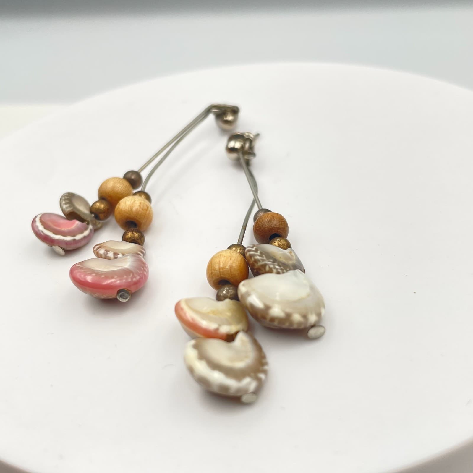 Vintage 90s Silver Tone Shell Wooden Dangle Earrings Boho Statement Jewelry - Thumbnail 2