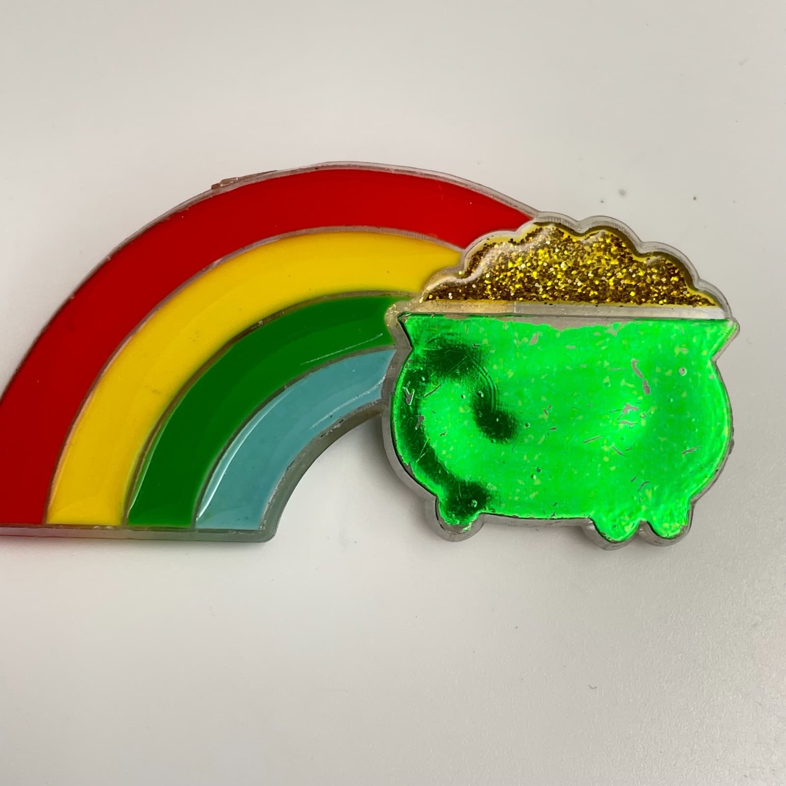 Vintage 80s Hallmark Rainbow Pot Glitter Gold Tone Pin Brooch St. Patrick’s Day - Image 1