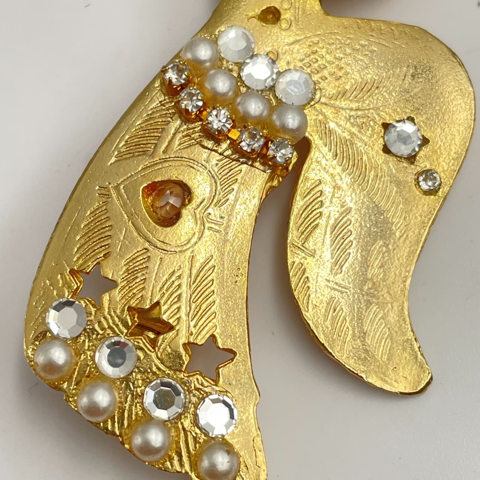 Vintage 90s Gold Tone Angel Brooch Pin Faux Pearl Rhinestone Fashion Jewelry - Thumbnail 3