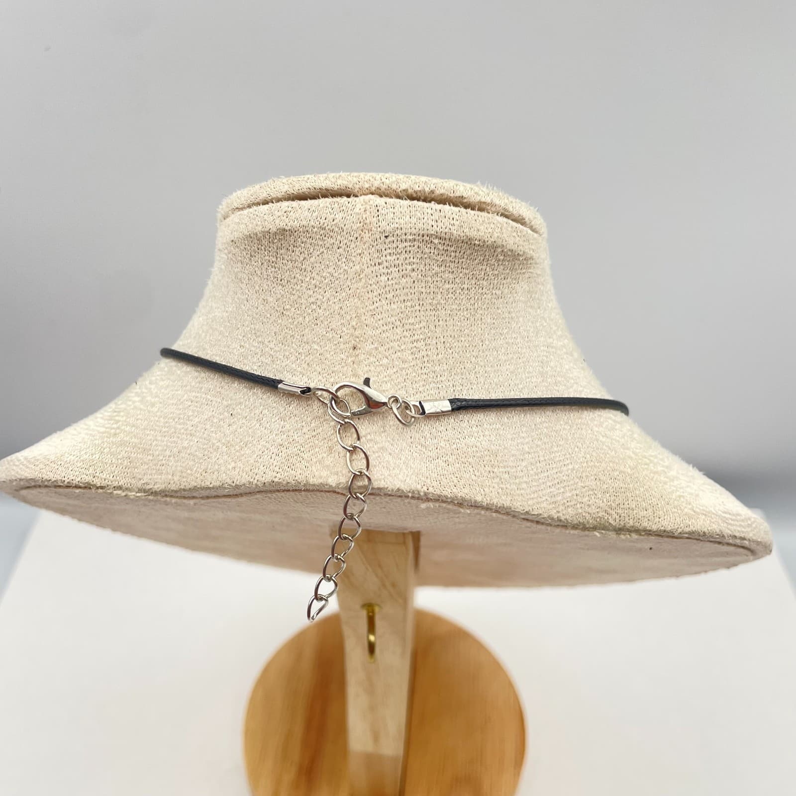 Vintage 90s Blue Floral Pendant Necklace Black Cord Boho Classic Fashion Jewelry - Thumbnail 6