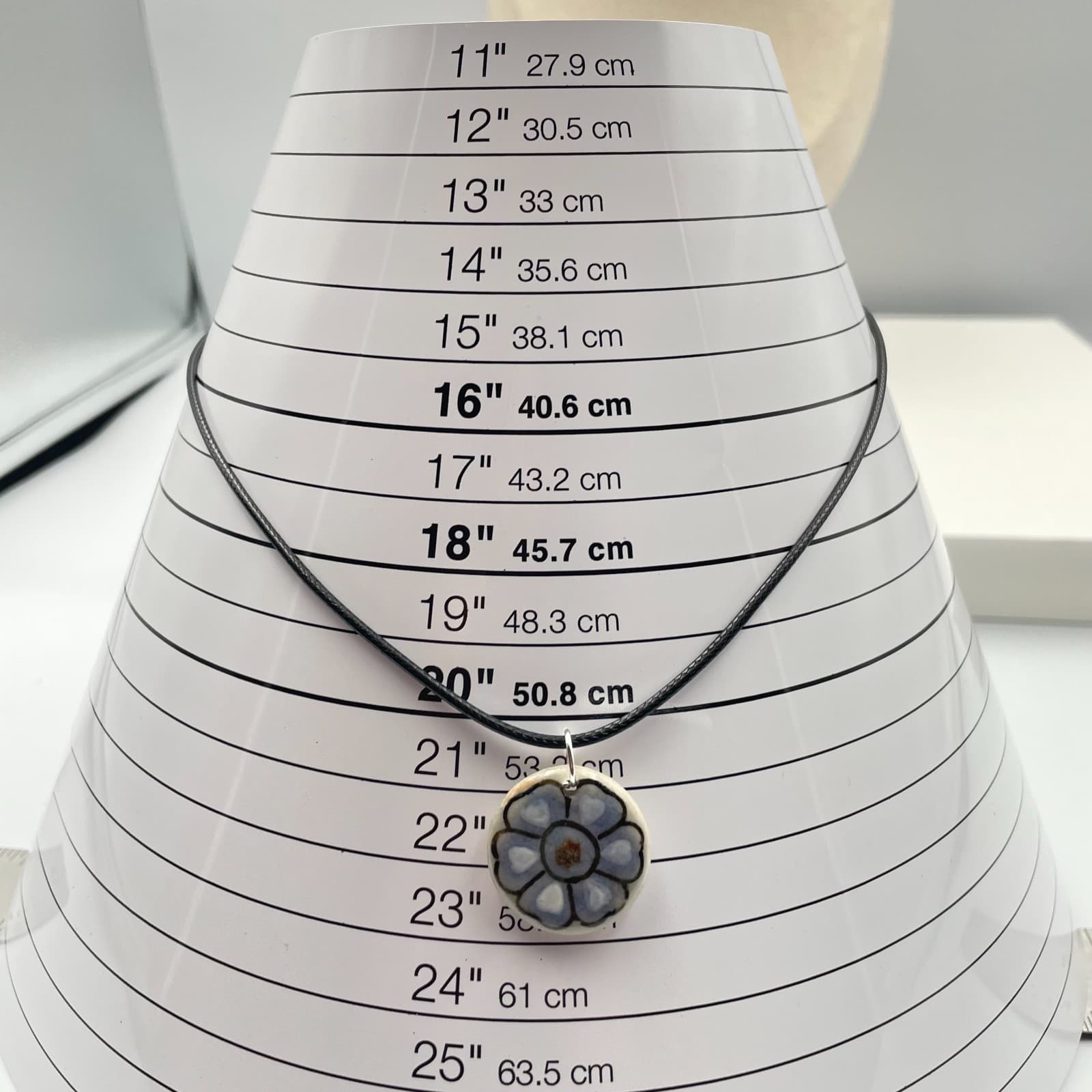 Vintage 90s Blue Floral Pendant Necklace Black Cord Boho Classic Fashion Jewelry - Thumbnail 8