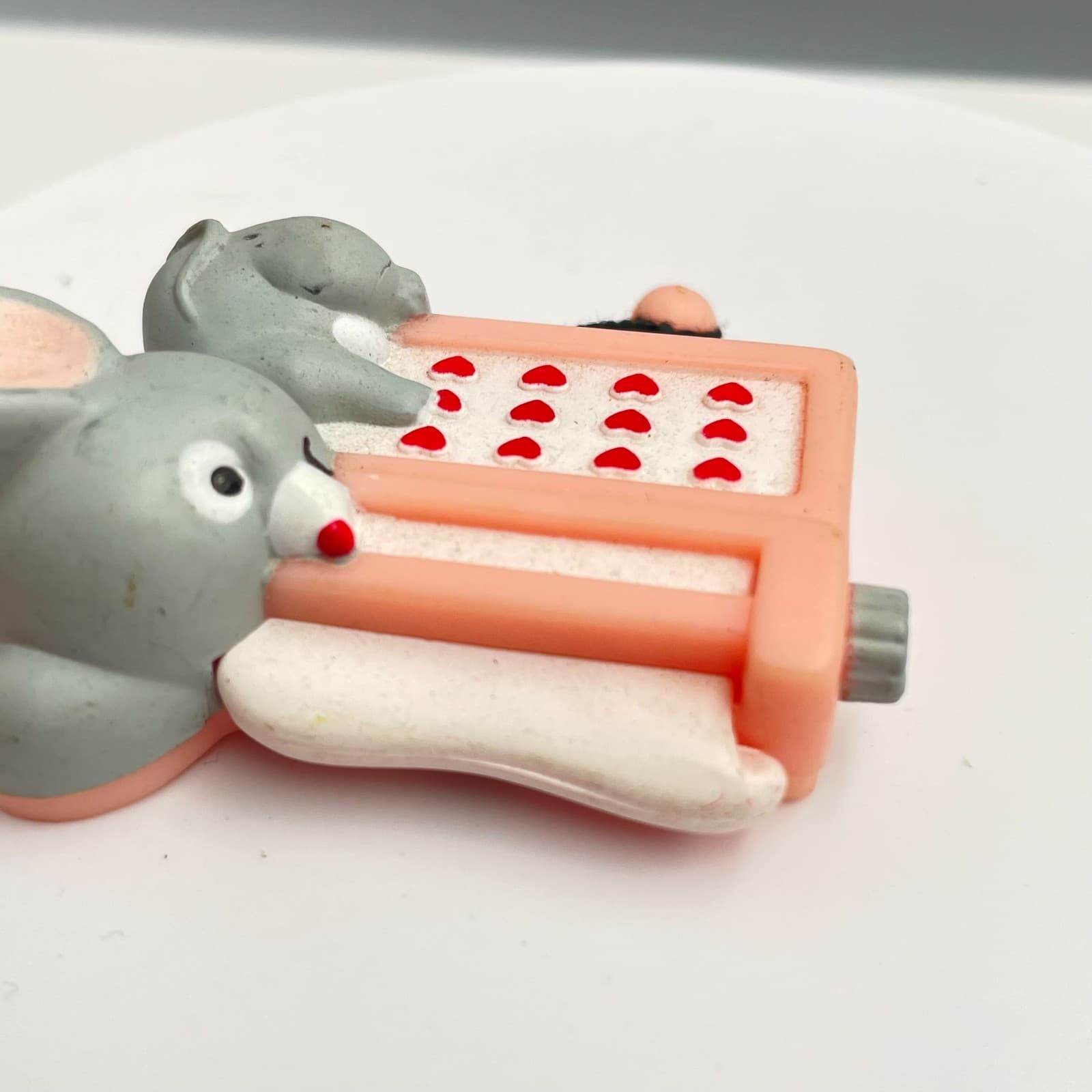 Vintage 90s Russ Berrie Valentine Mouse Typewriter Heart Keys Brooch Pin Jewelry - Thumbnail 4