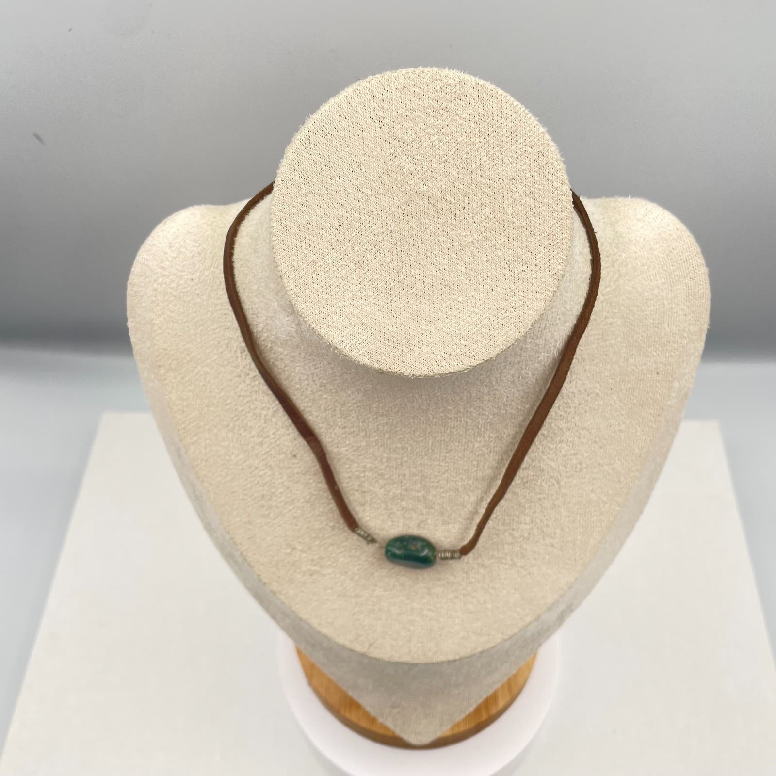 Vintage 90s Green Agate Glass Stone Brown Leather Cord Pendant Necklace Boho - Thumbnail 2