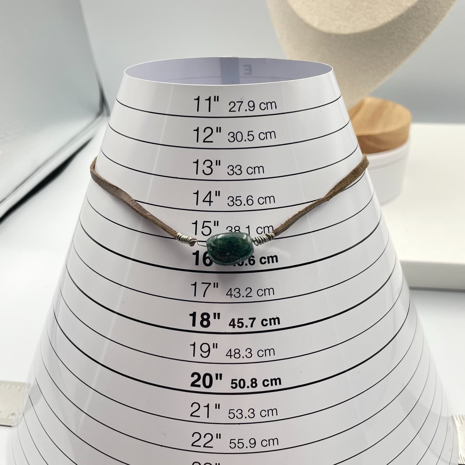 Vintage 90s Green Agate Glass Stone Brown Leather Cord Pendant Necklace Boho - Thumbnail 8