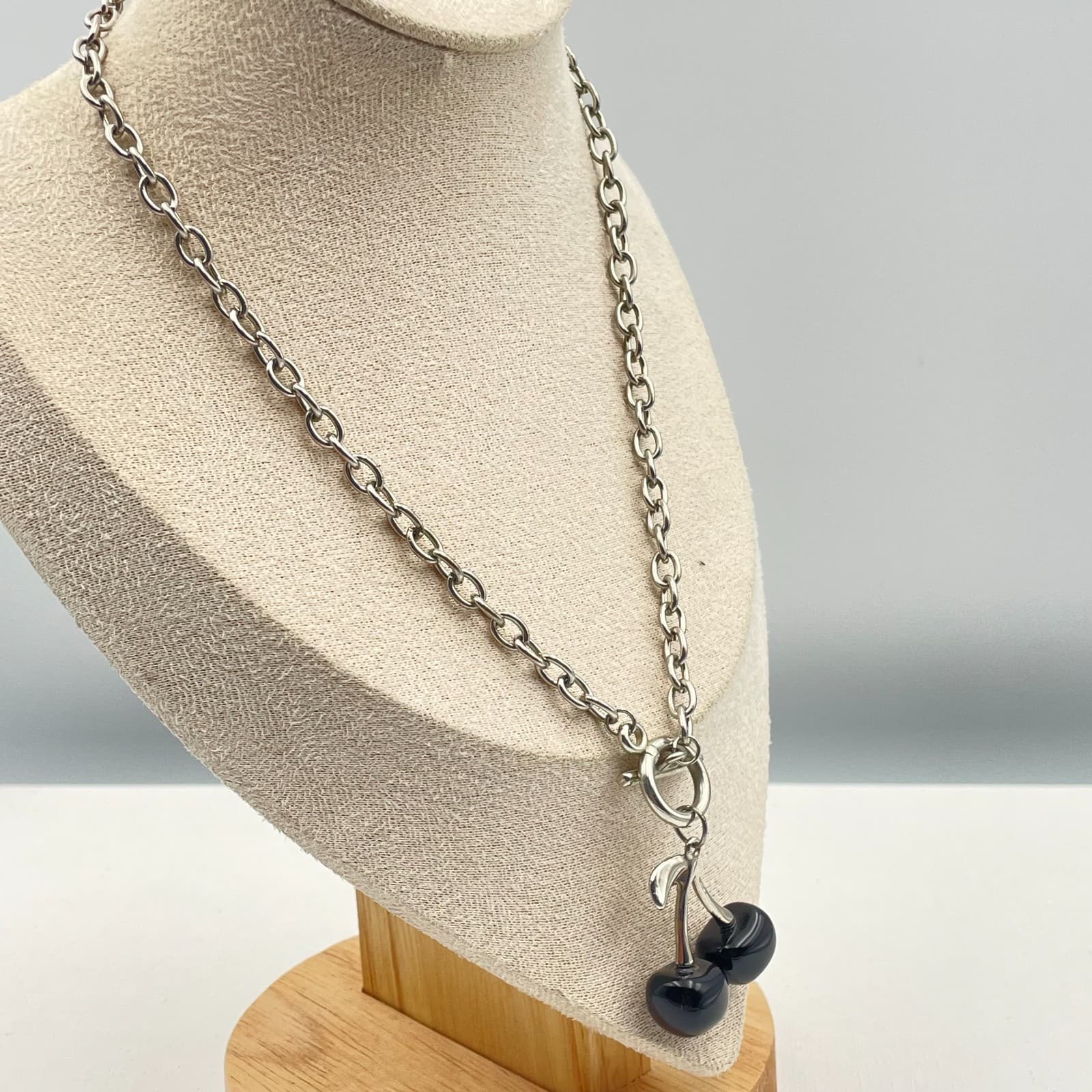 Vintage 90s Silver Tone Black Glass Cherry Pendant Necklace Toggle Chain Retro - Thumbnail 6