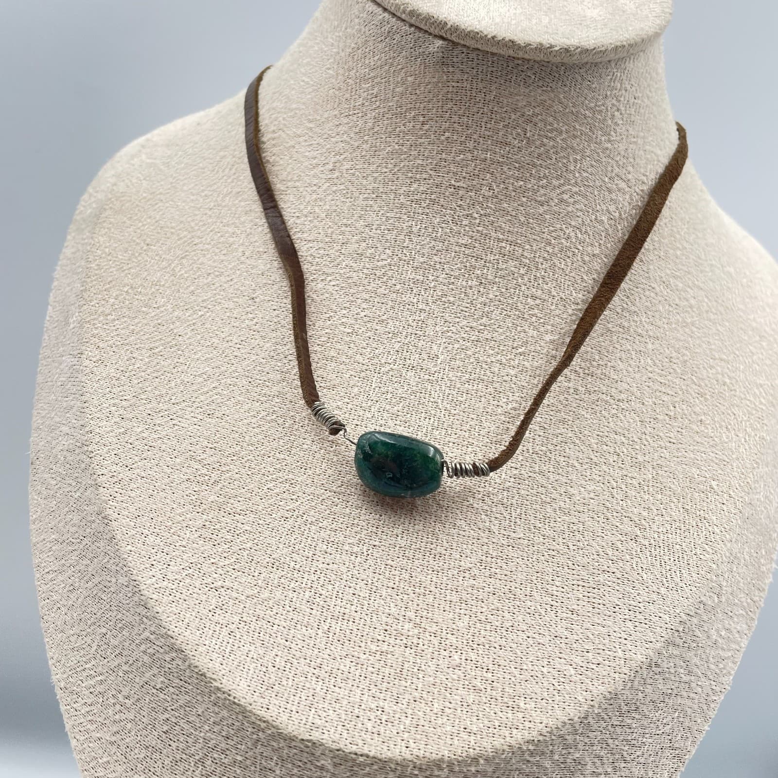 Vintage 90s Green Agate Glass Stone Brown Leather Cord Pendant Necklace Boho - Thumbnail 5