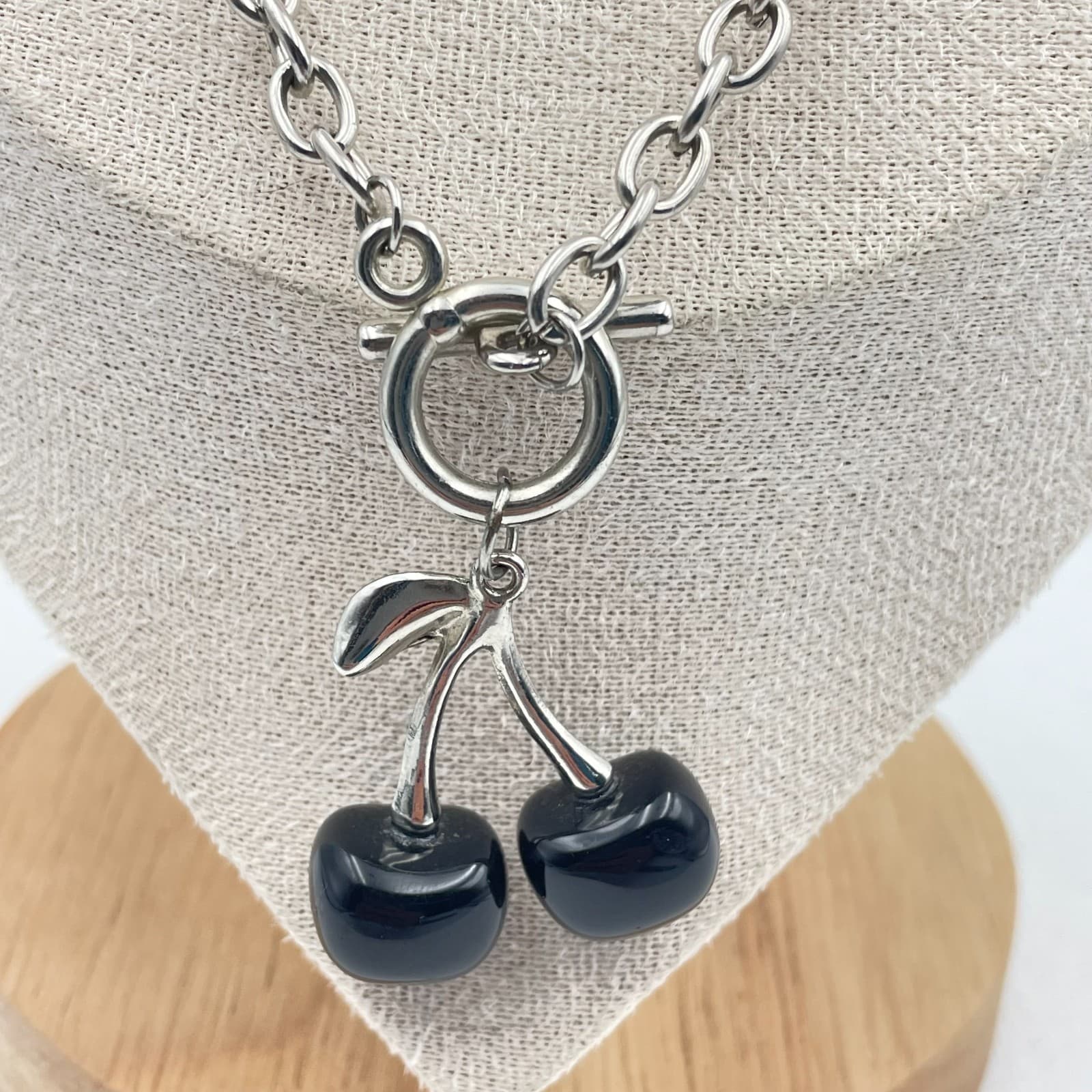 Vintage 90s Silver Tone Black Glass Cherry Pendant Necklace Toggle Chain Retro - Thumbnail 4