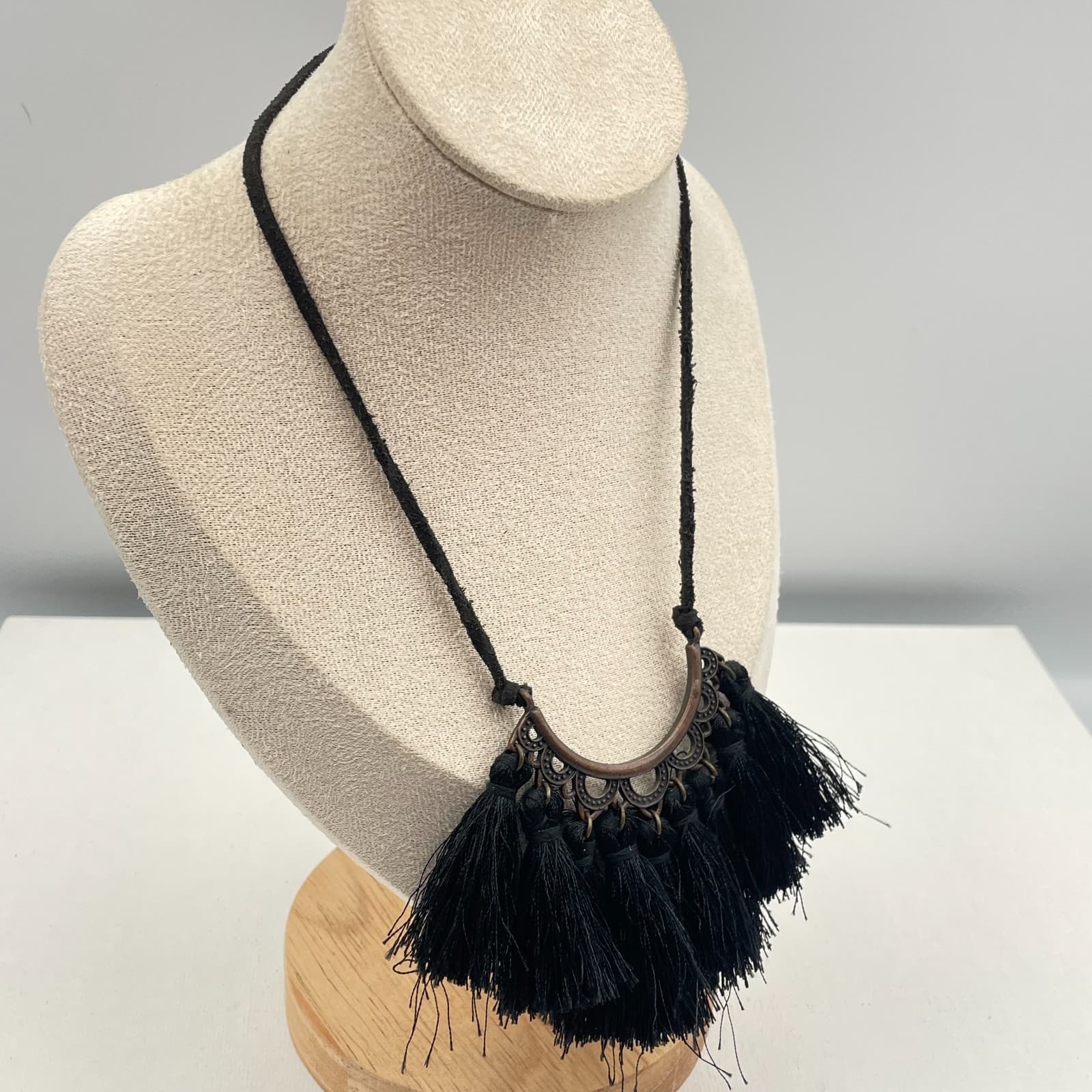 Vintage 90s Black Tassel Bib Necklace Copper Tone Statement Fringe Cord Boho - Thumbnail 5