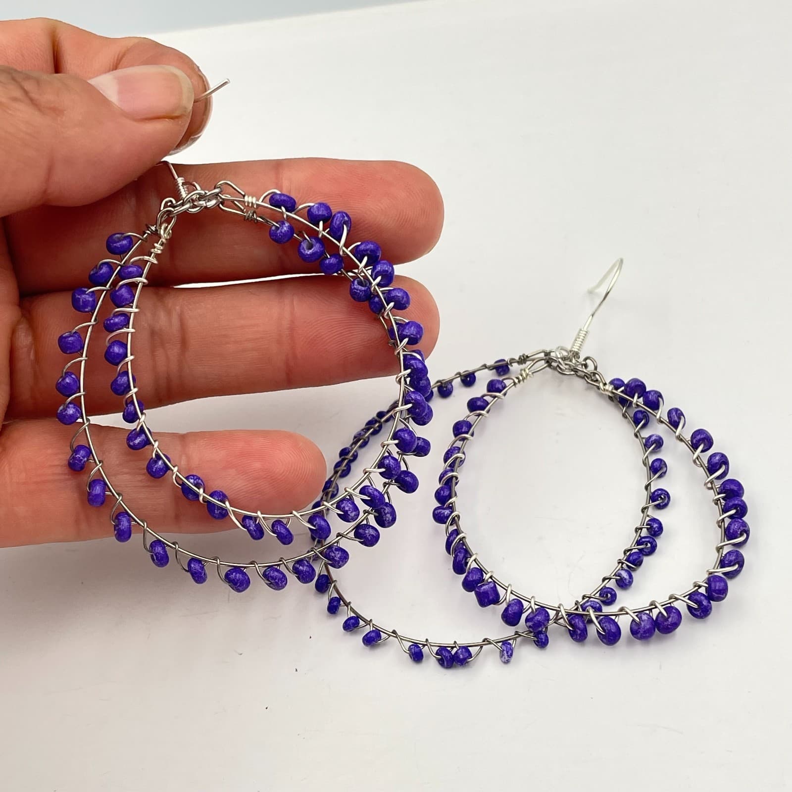 Vintage 90s Silver Tone Blue Seed Beaded Double Hoop Dangle Earrings Jewelry - Thumbnail 5