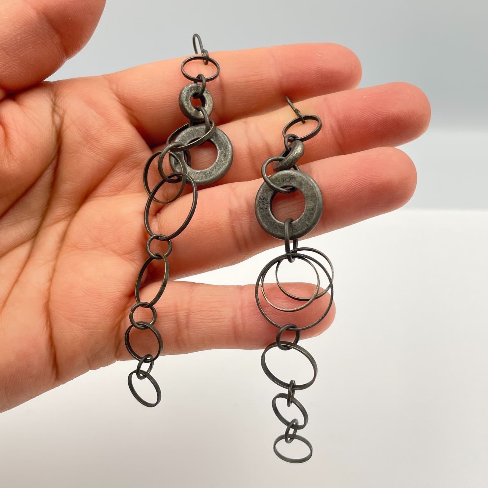 Vintage 90s Long Dangle Hoop Earrings Antique Bronze Tone Circles Boho Jewelry - Thumbnail 7