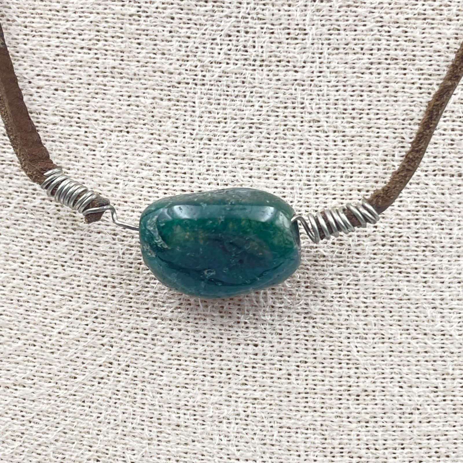 Vintage 90s Green Agate Glass Stone Brown Leather Cord Pendant Necklace Boho - Thumbnail 6