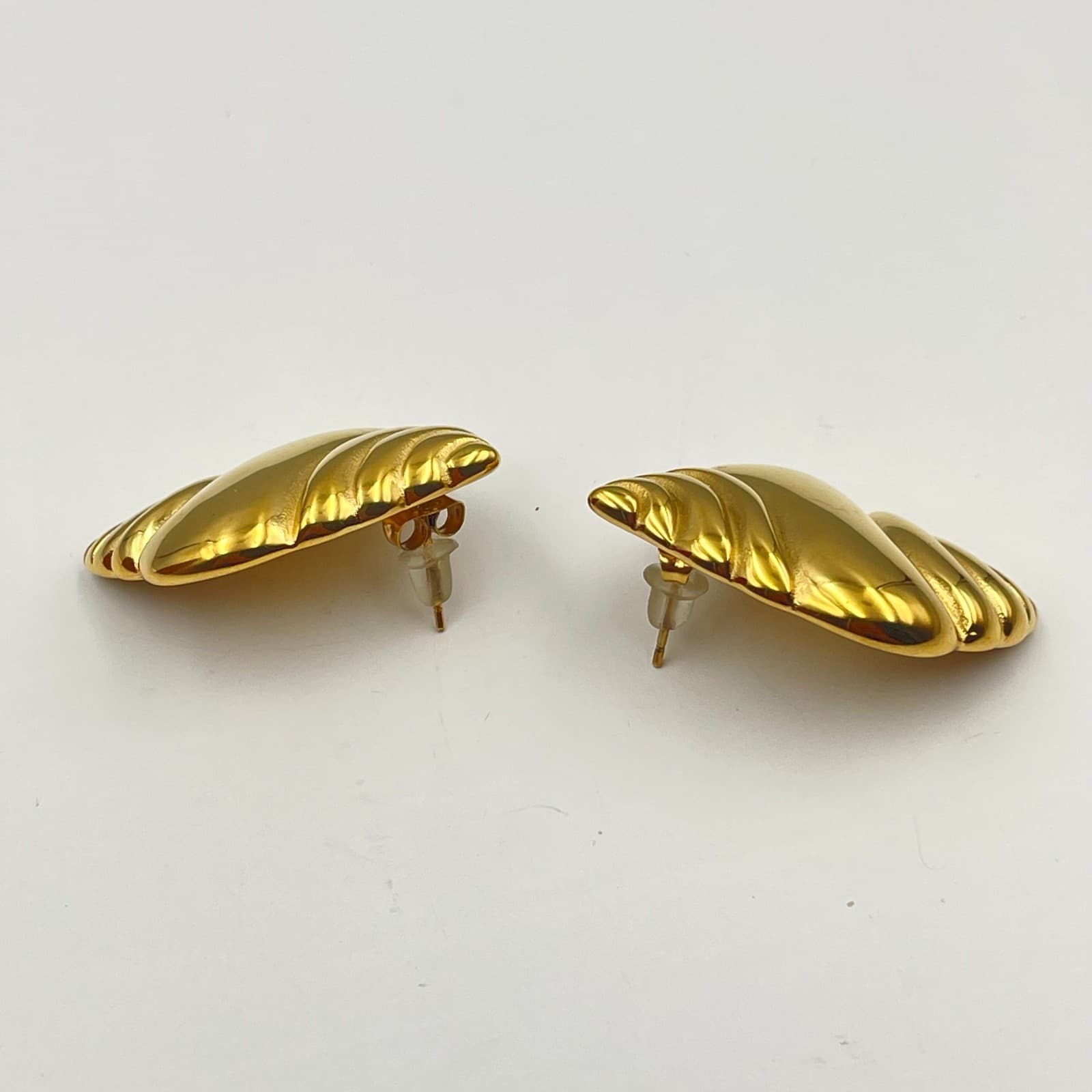 Vintage 80s 8 Other Reasons Gold Tone Shell Statement Earrings Nautical Ribbed - Thumbnail 3