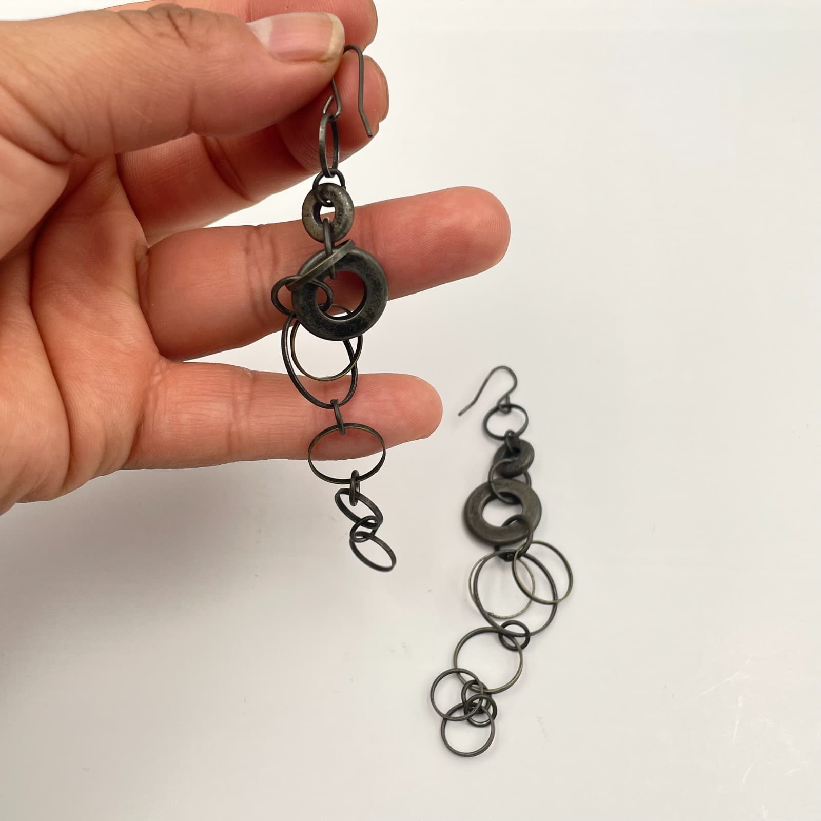 Vintage 90s Long Dangle Hoop Earrings Antique Bronze Tone Circles Boho Jewelry - Thumbnail 6