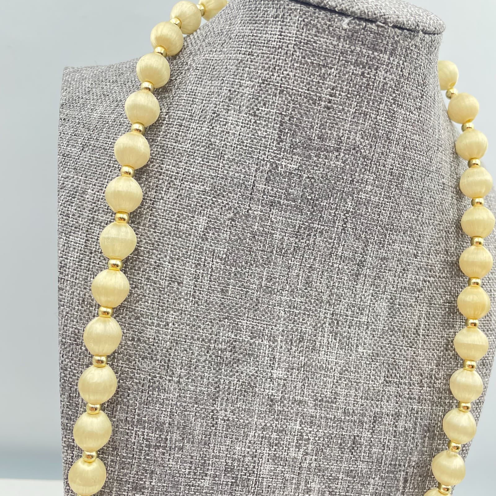 Vintage 80s Cream Silk Thread Wrap Bead Necklace Gold Tone Accent Boho Jewelry - Thumbnail 3